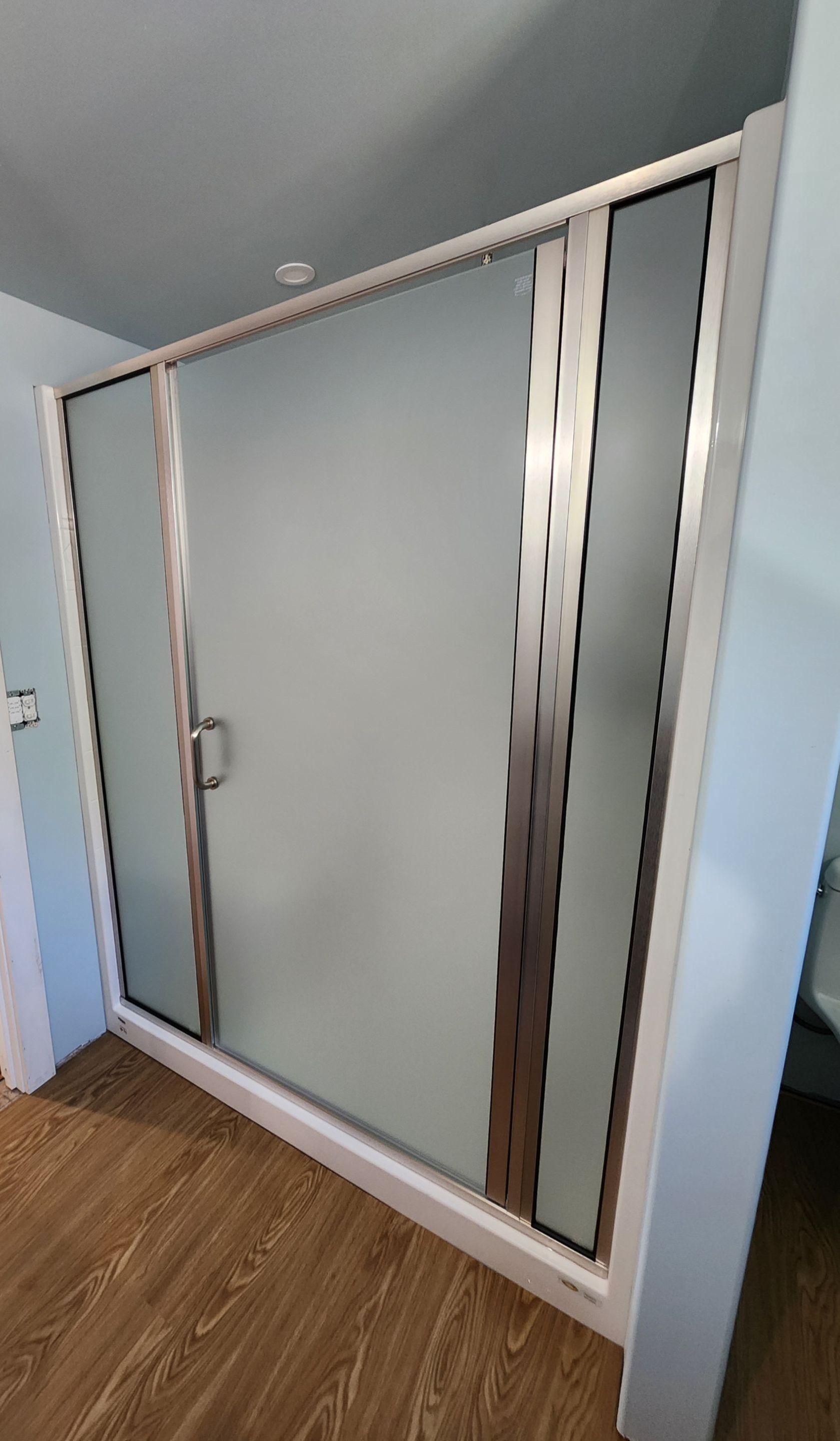 Shower using Alumax Shower by Cheshire Glass Company