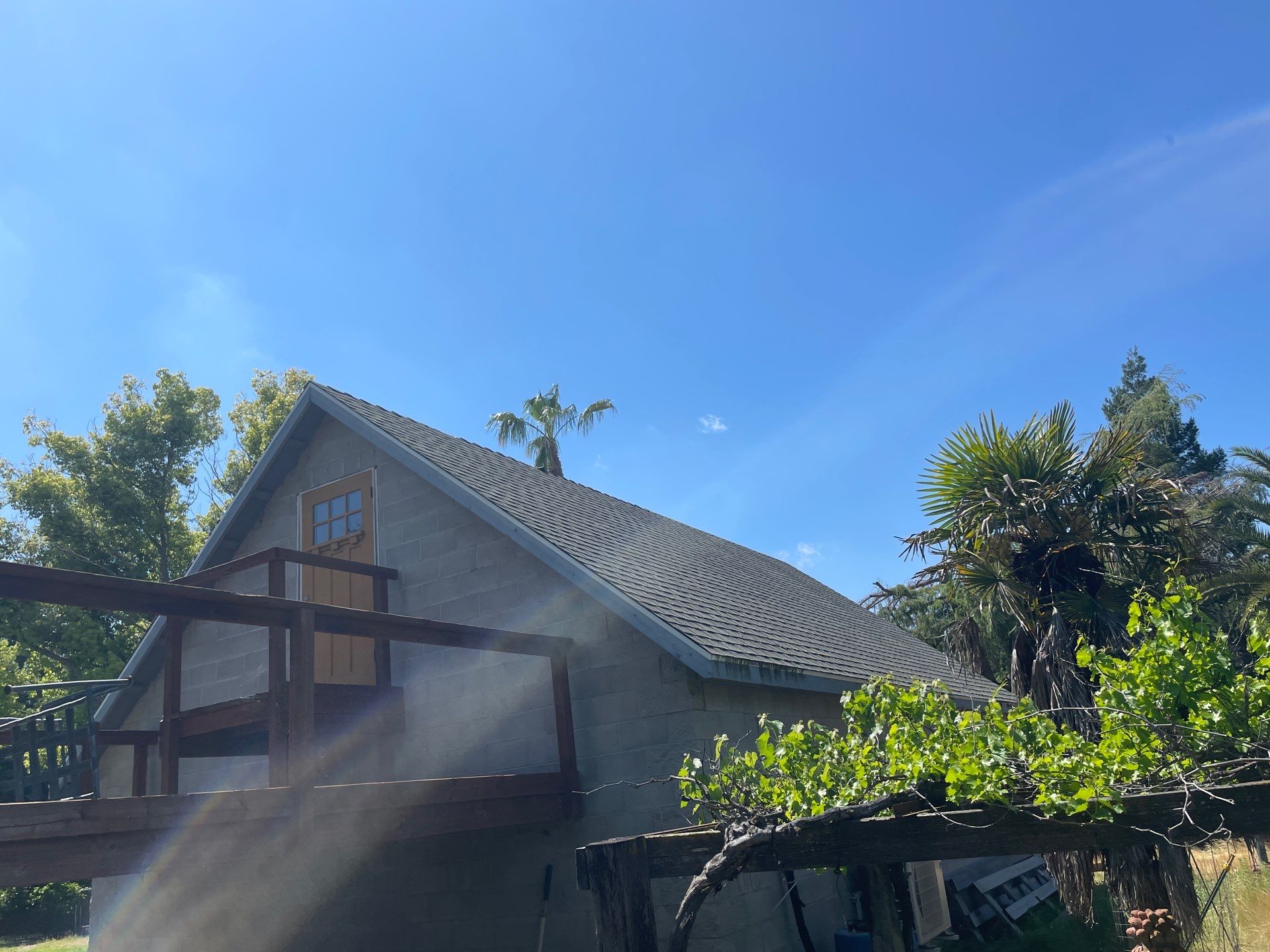 Presidential shingle roof by Straight Edge Roofing Inc