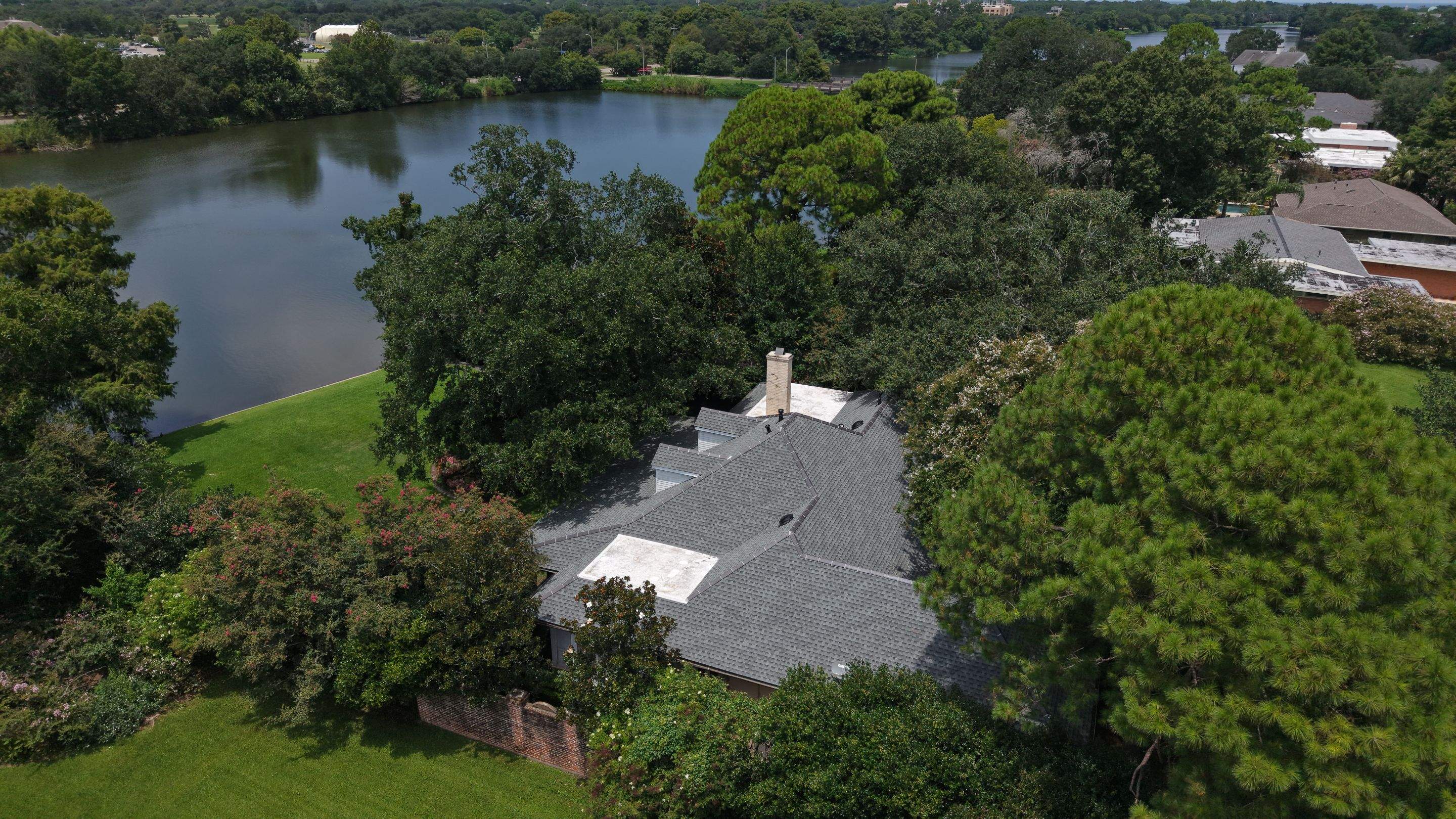 Roof Replacement in New Orleans by HDS Contractors