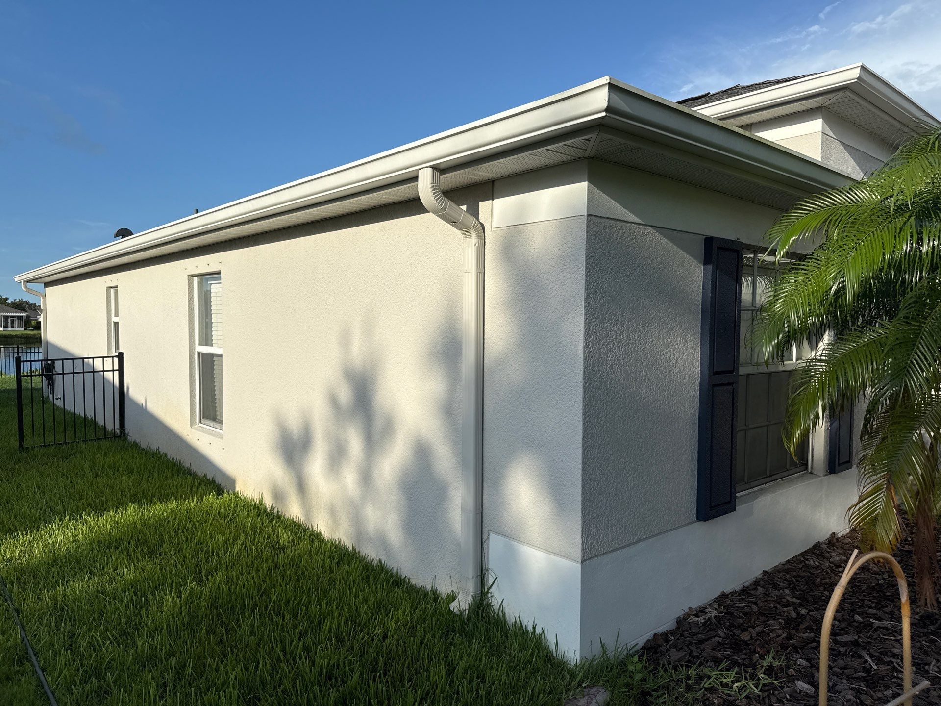 Complete House & Concrete Cleaning in Harrison Ranch Community – Parrish, FL by Sunshine AquaWash
