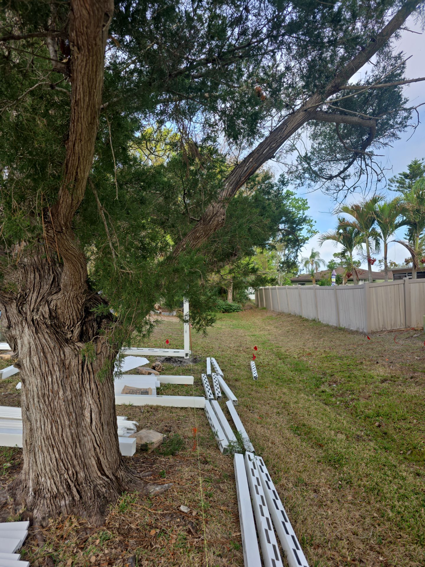 Vinyl Shadowbox Installation in Venice by True Fence LLC
