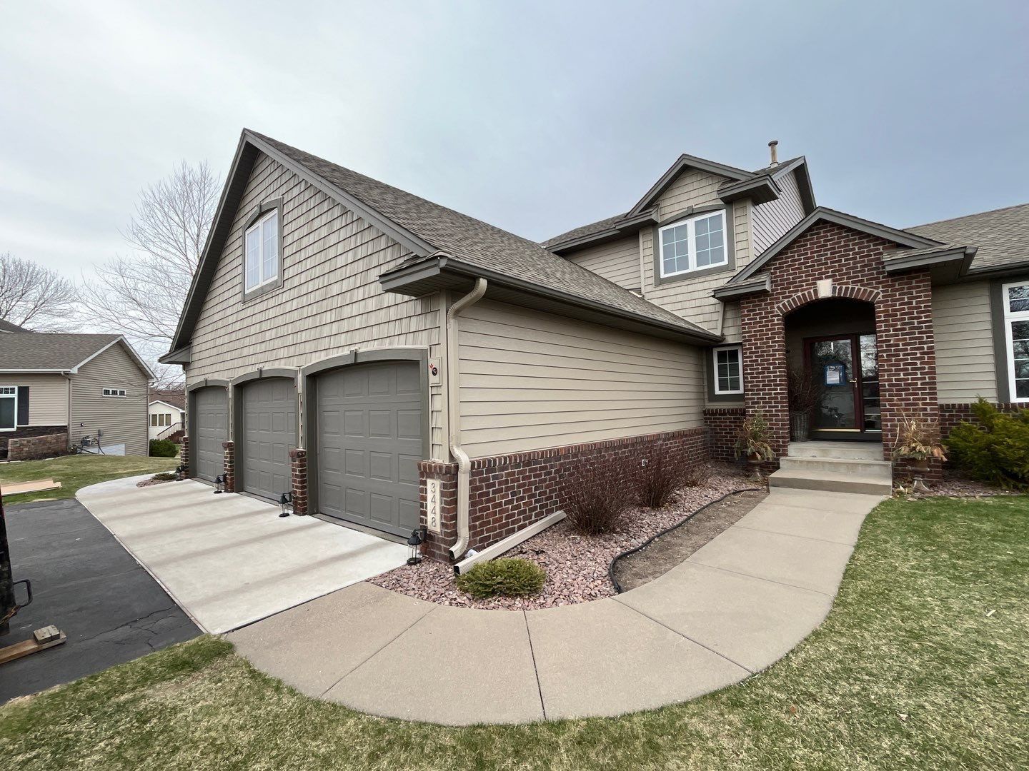 Siding Replacement – Edco Entex Steel & Mastic Vinyl Shakes | Saint Michael, MN by First Impressions Exteriors