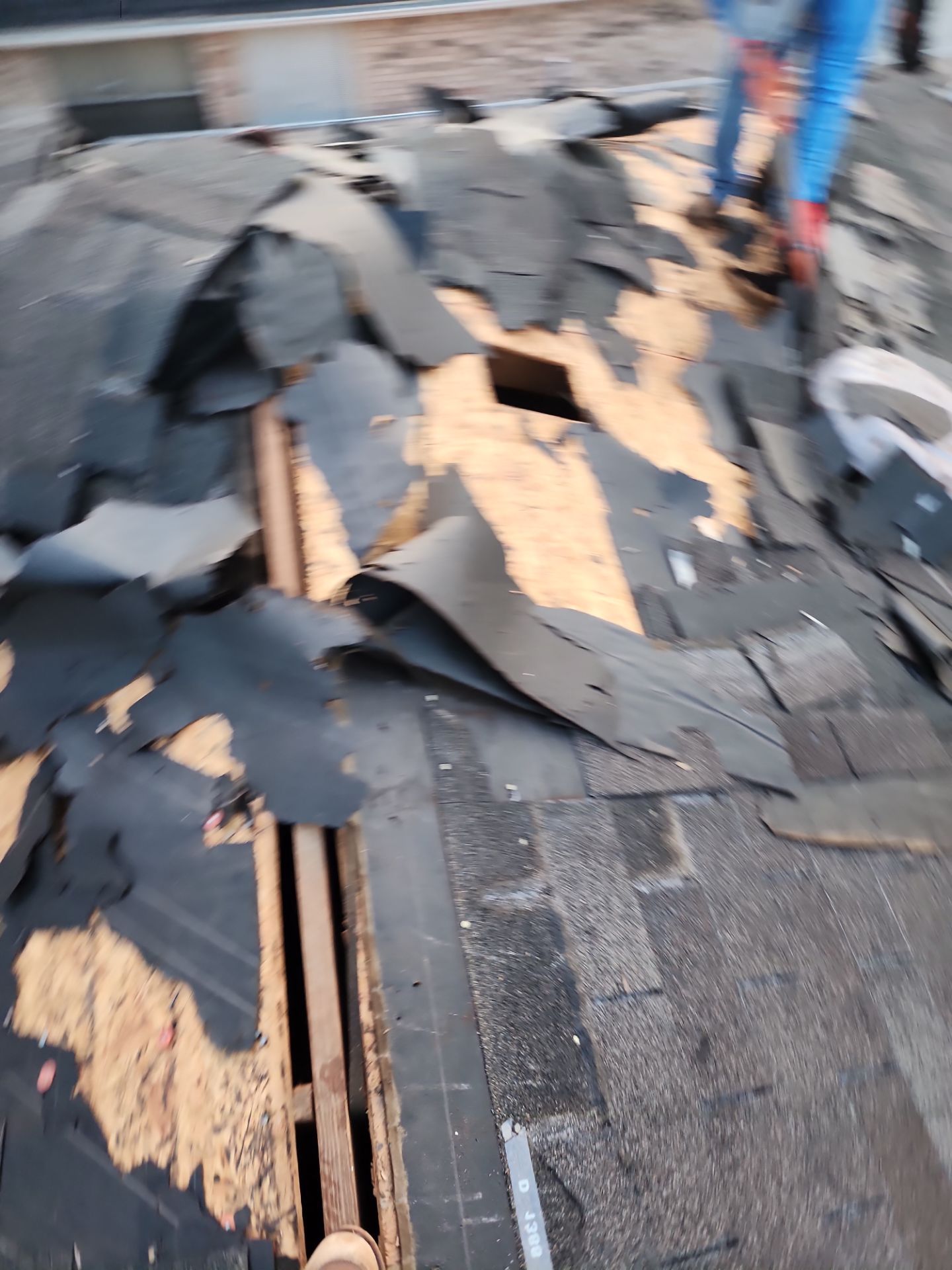 Residential Roofing Installation using Owen's Corning Duration (Lifetime) Shingles by Roof Repair Company