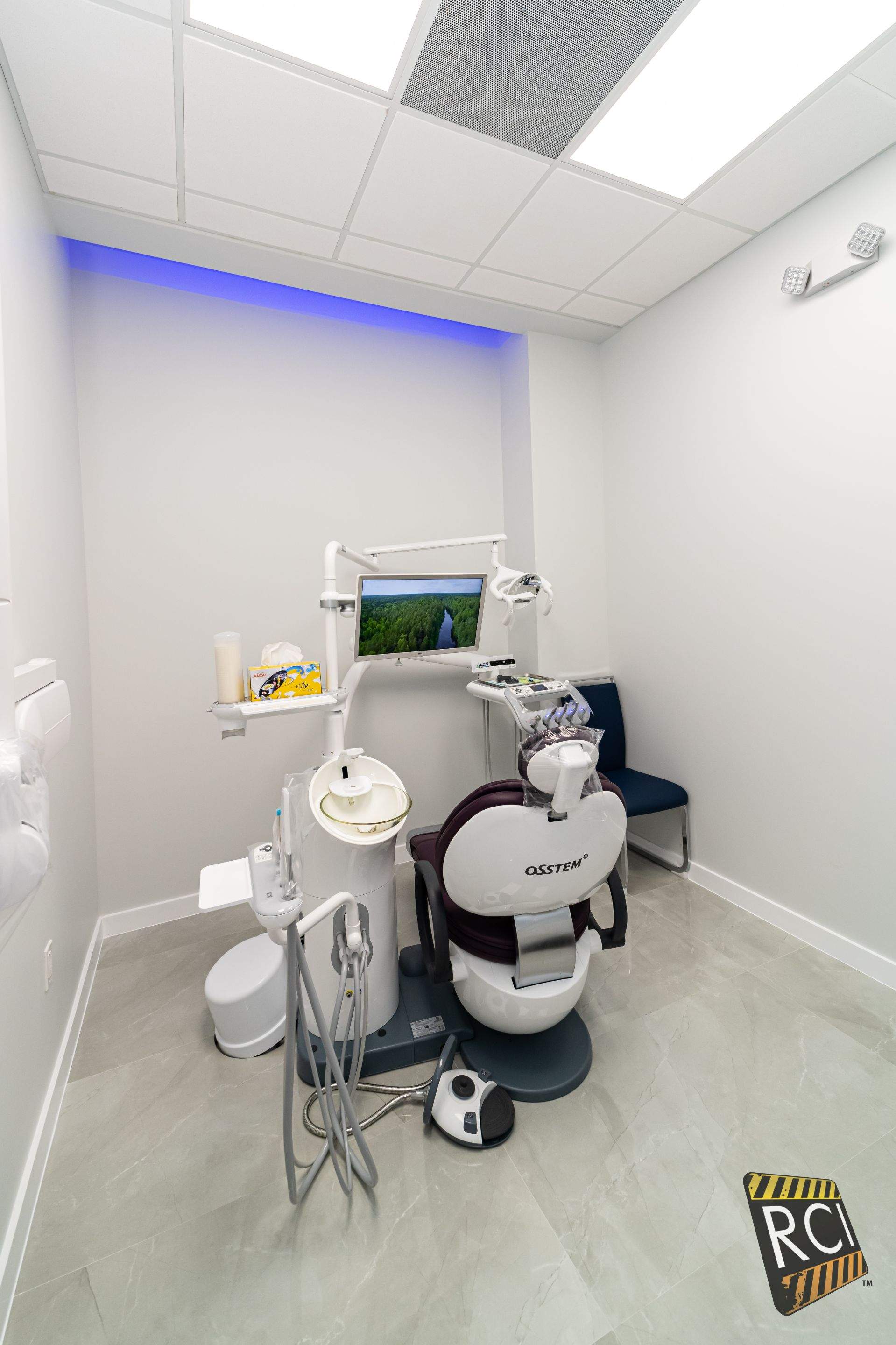 Rio Dental Studio by Ruiz Construction Inc