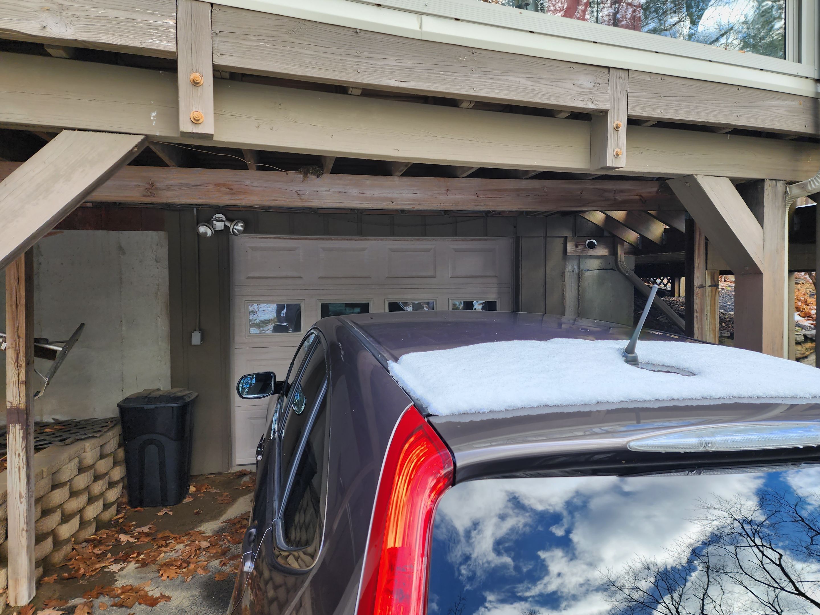 Vinyl siding with beige trim in Upton, MA by UBrothers Construction