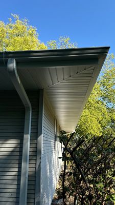 Turtle Shell gutter protection installation in Morris, IL 60450, photograph 51
