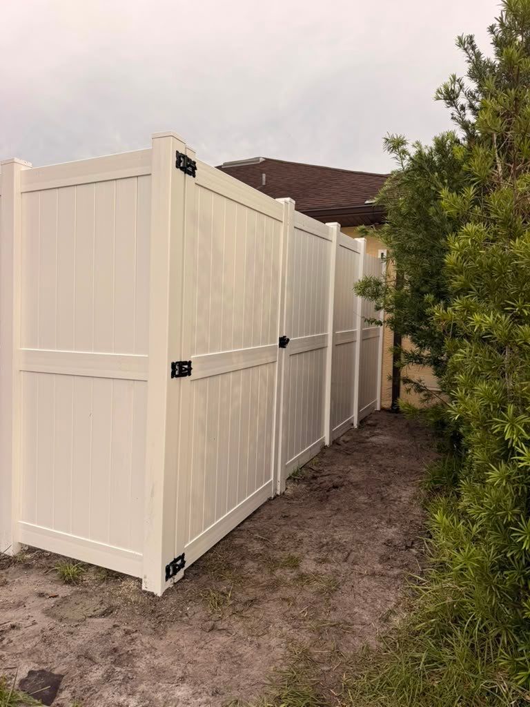 8'H White Vinyl Privacy Fence Installation in North Port by True Fence LLC