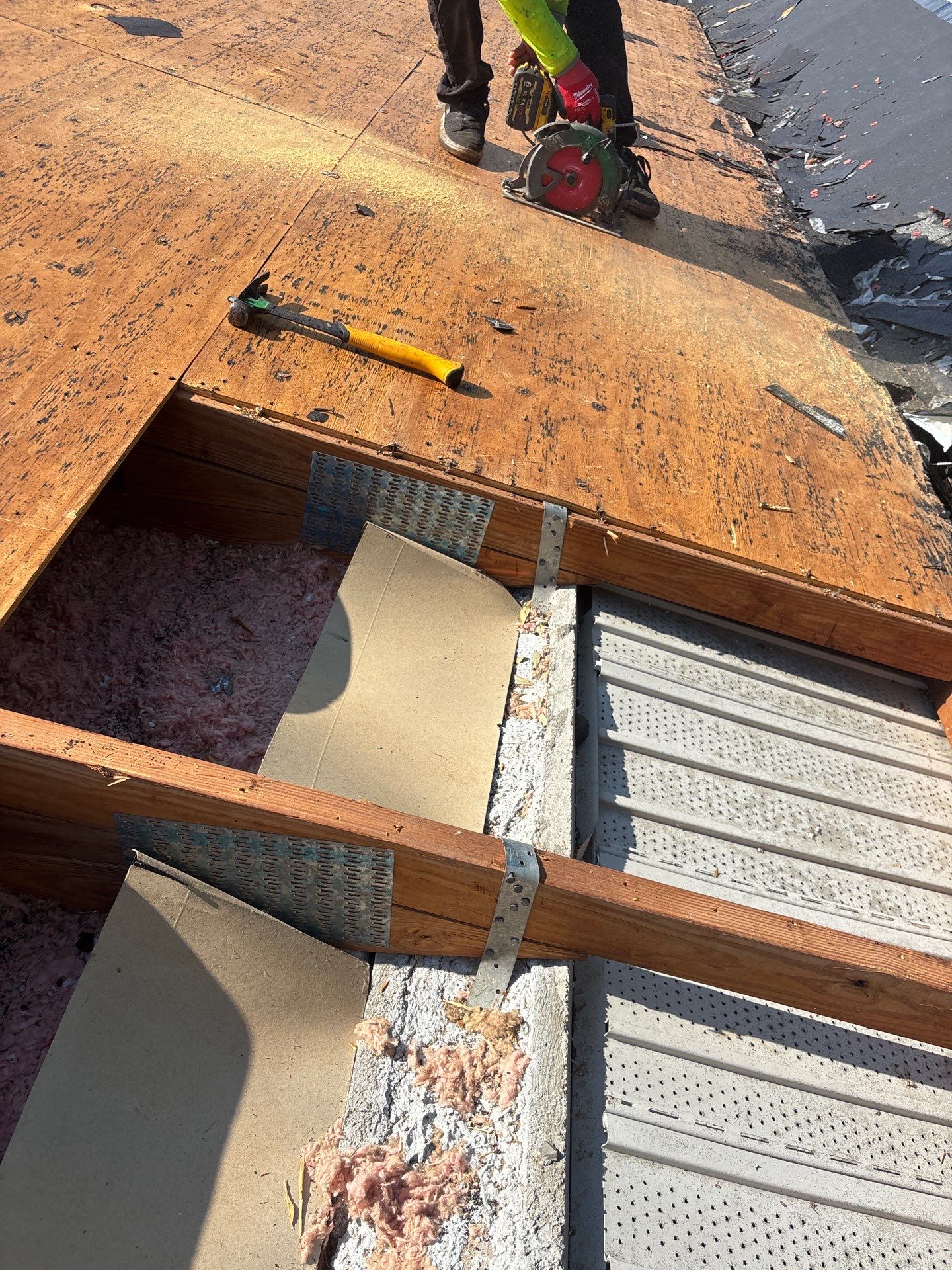 Project in Palmetto 34221 by Mitchell Roofing Company LLC