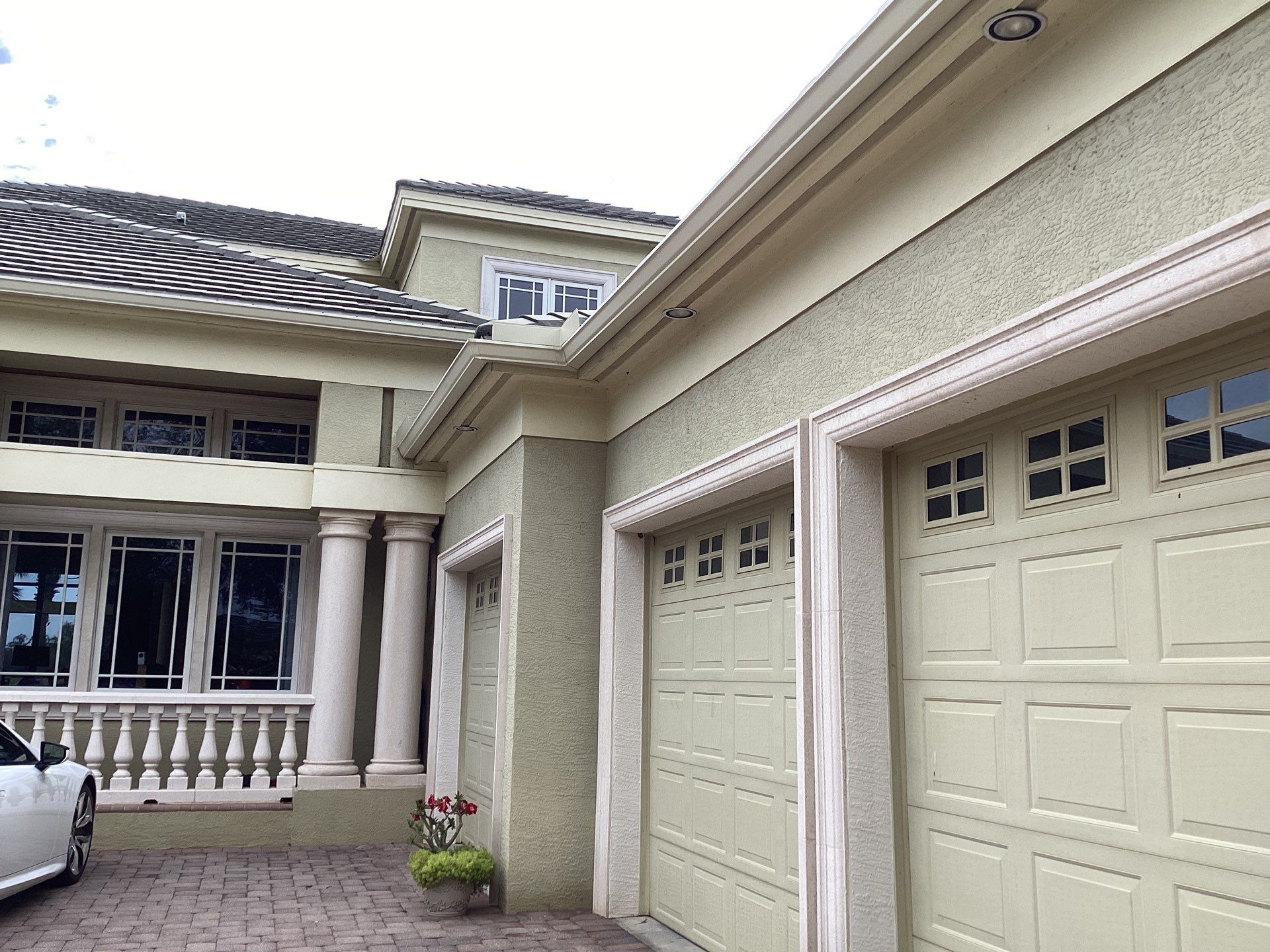 Gutter Project 7 inch seamless gutters using Cameo Gutters in Sarasota FL by Gutter Professors