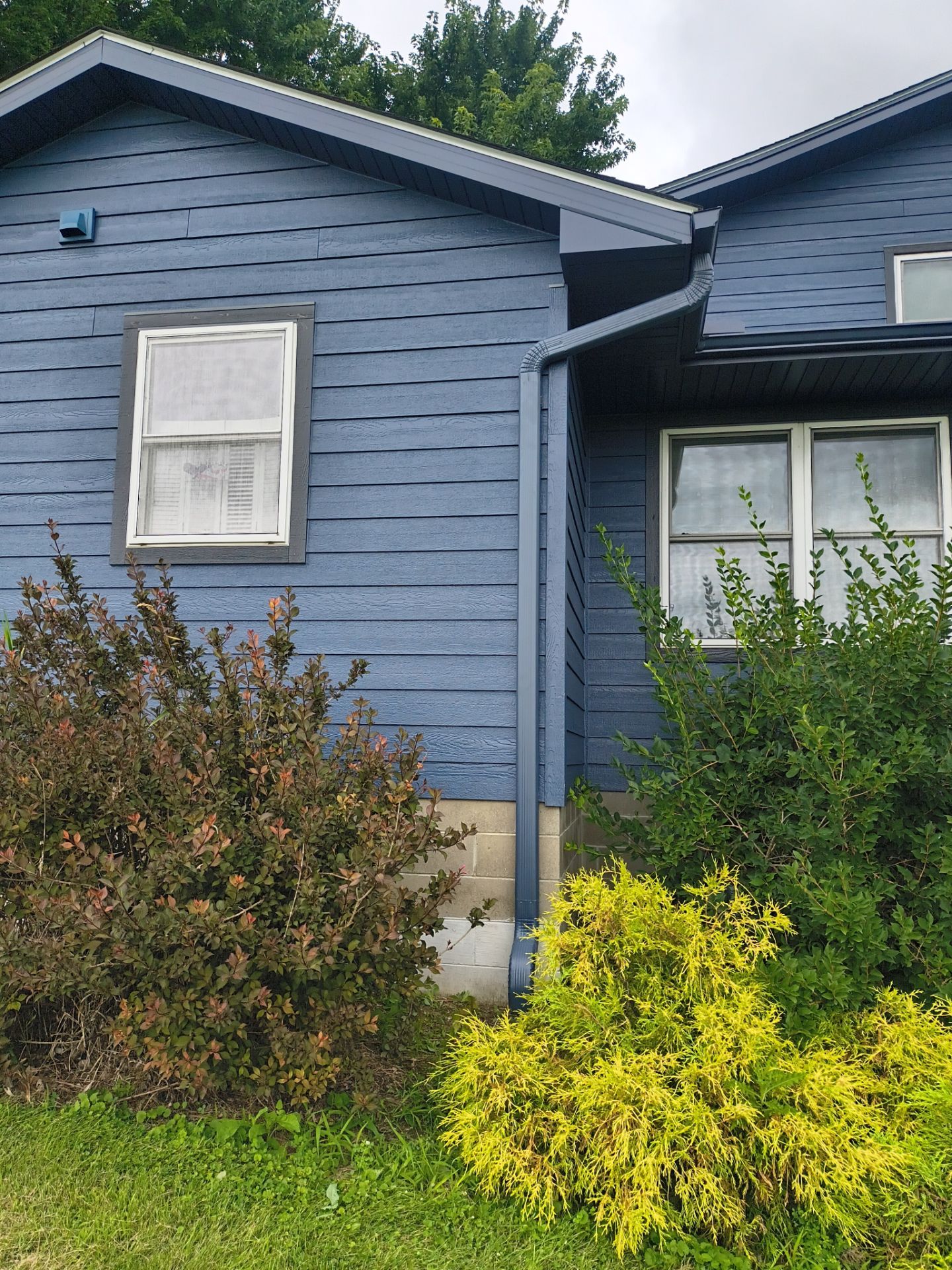 5-Inch Blue Seamless Gutter Installation – Buffalo, MN by Next Level Seamless Gutters / Exteriors Inc.