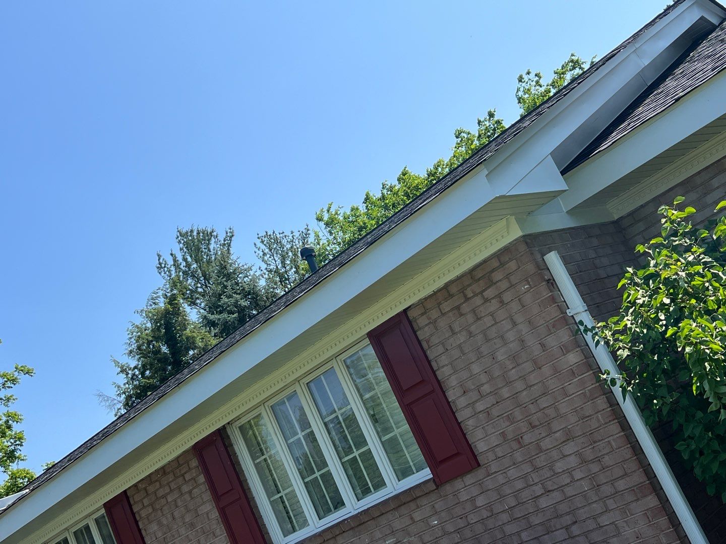 Manassas: CertainTeed Landmark Pro Designer Shingles in Max Def Moire Black by RM Banning, Inc.