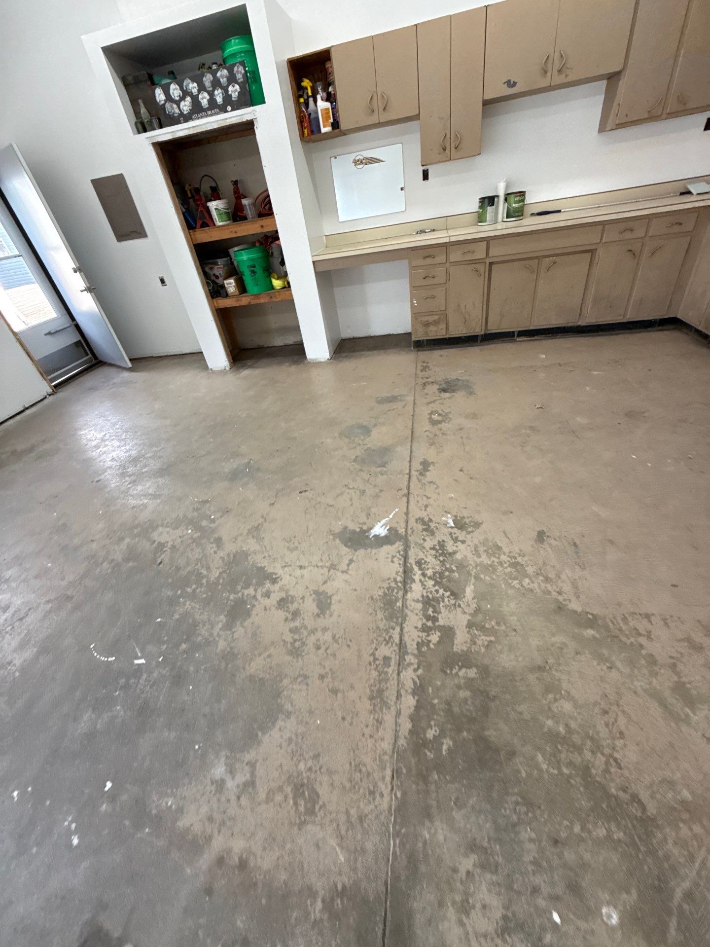 Domino Garage Floor Coating by Level 10 Coatings