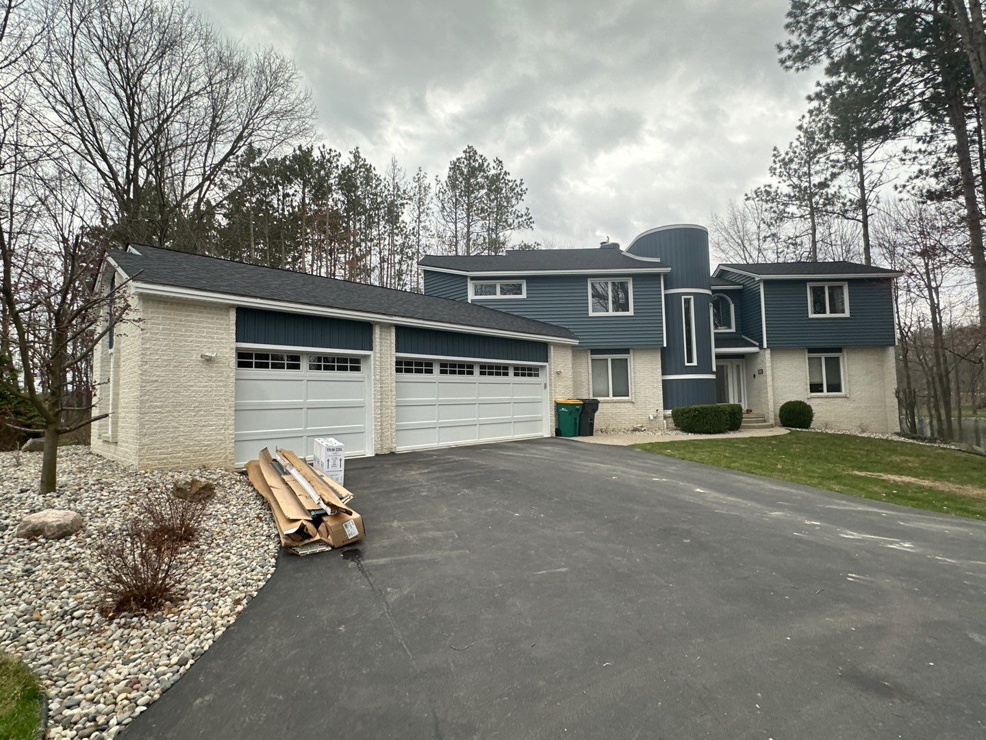 Siding Replacement using Certainteed Monogram D5 Pacific Blue by 180 Contractors