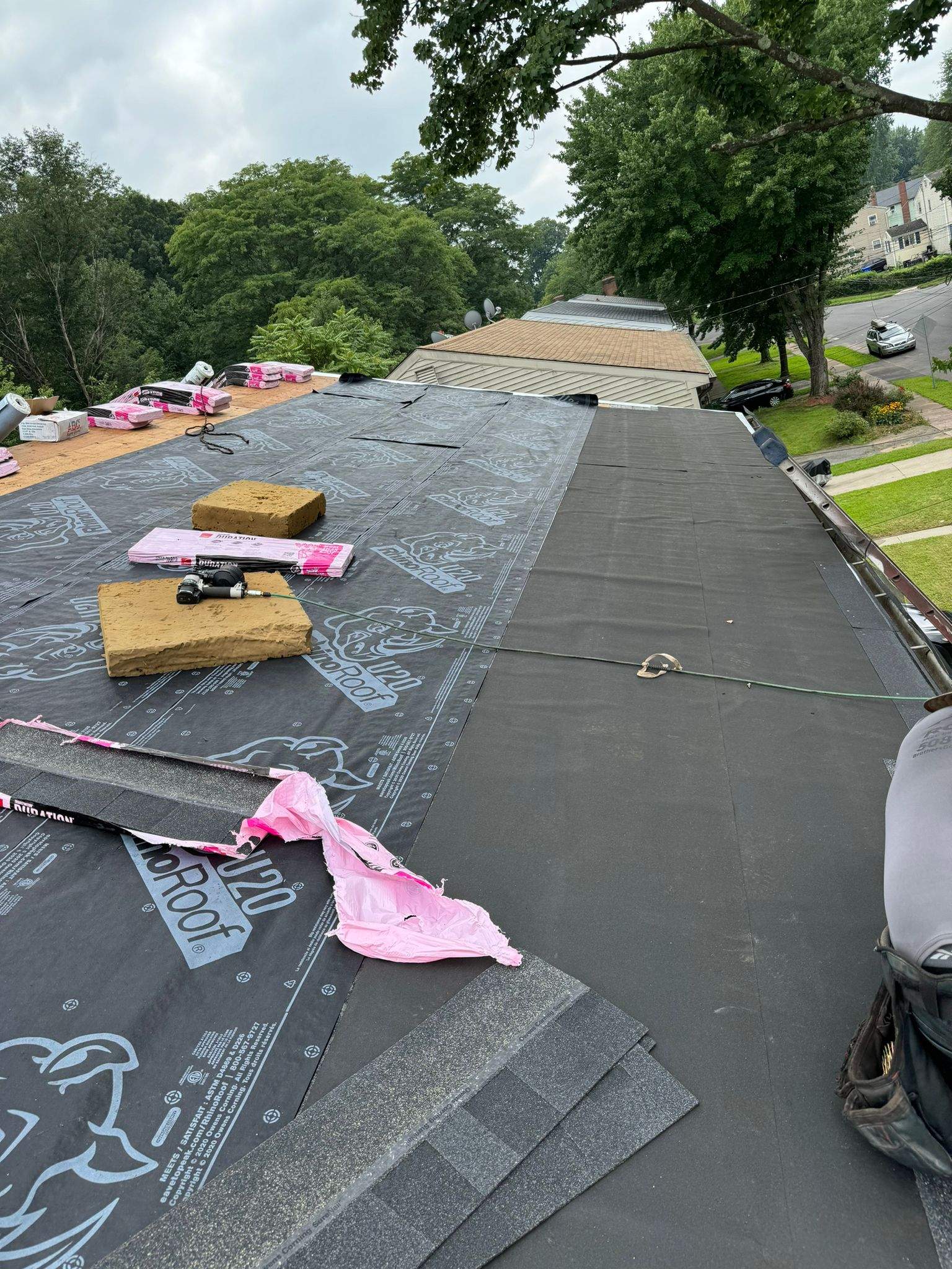 Full Roof Replacement in Hartford, CT – Owens Corning Duration, Onyx Black by JOHNNYS PRO