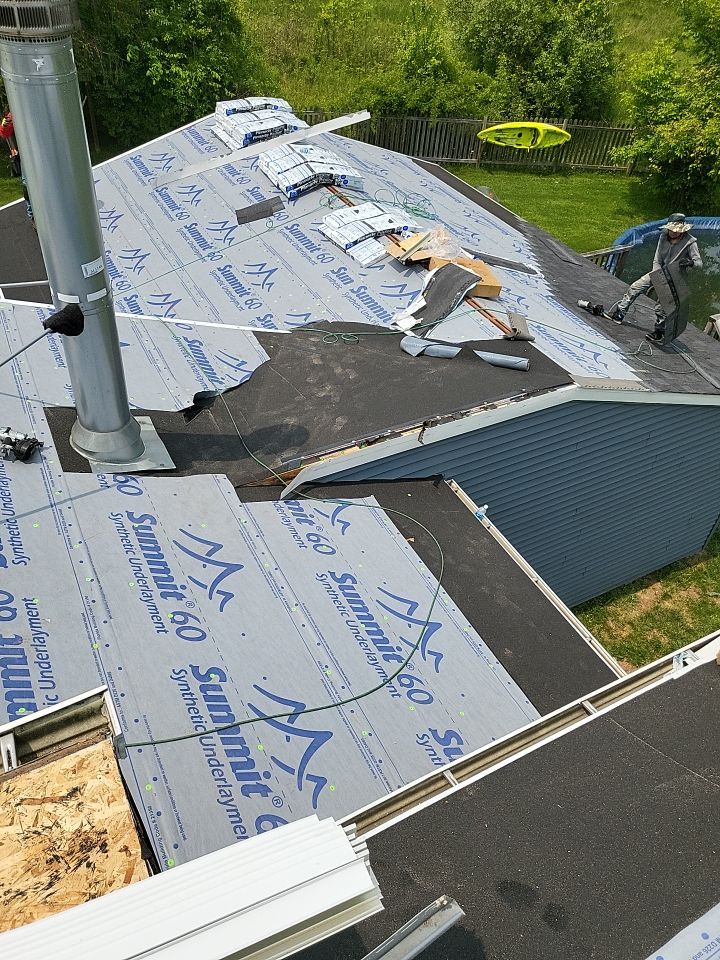 ATLAS PINNACLE COLOR: PRISTINE BLACK by Eagle Eye Roofing