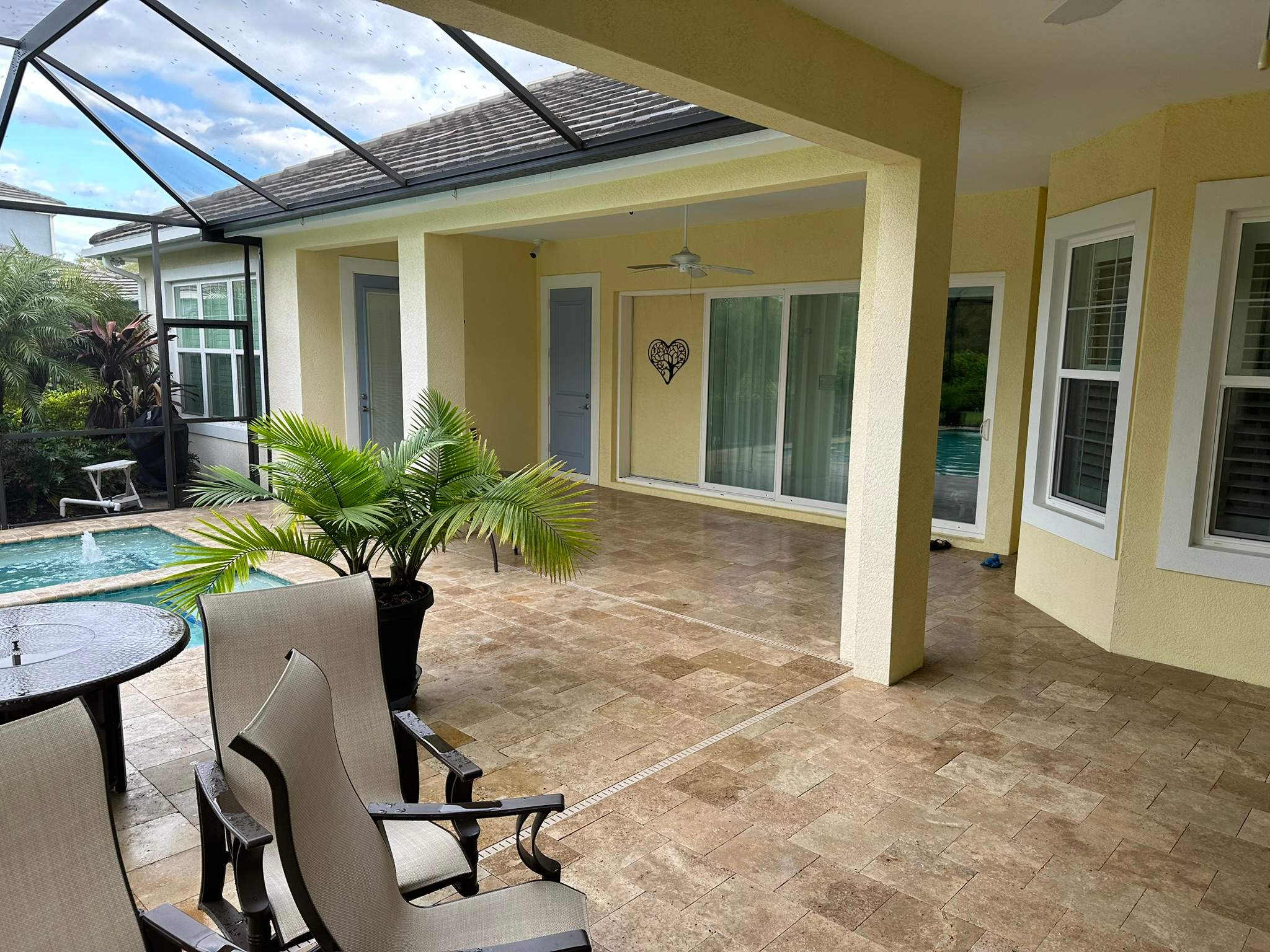 House Wash & Pool Screen Enclosure Cleaning in Winding River Community, Bradenton, FL | Sunshine AquaWash by Sunshine AquaWash