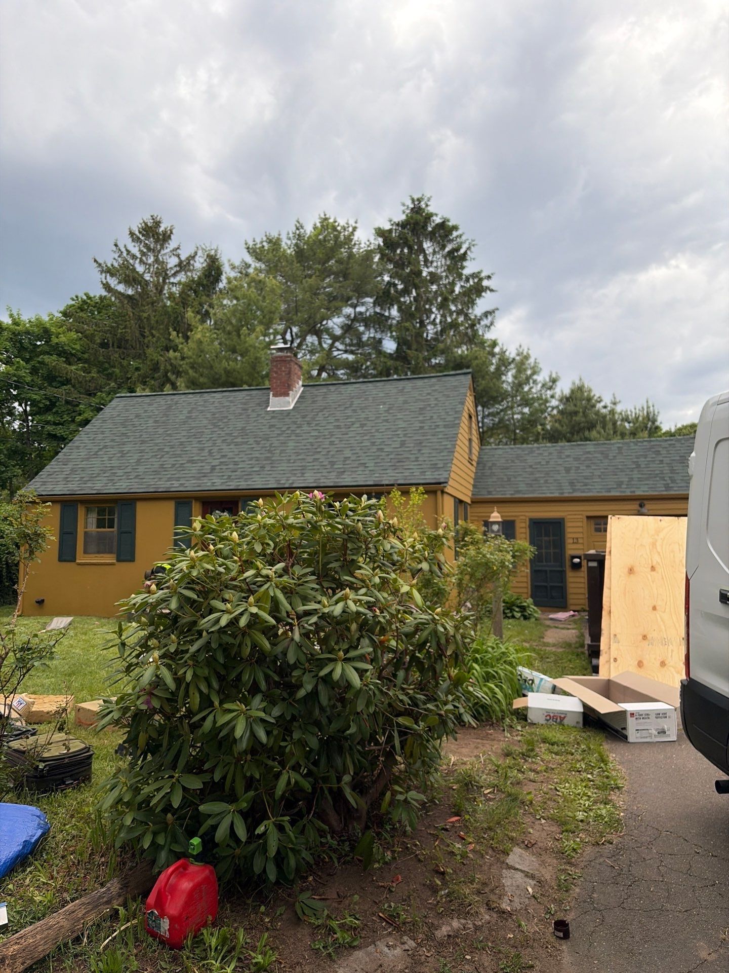 Owens Corning Duration: Chateau Green in Clinton, Connecticut by Golden Shield Roofing