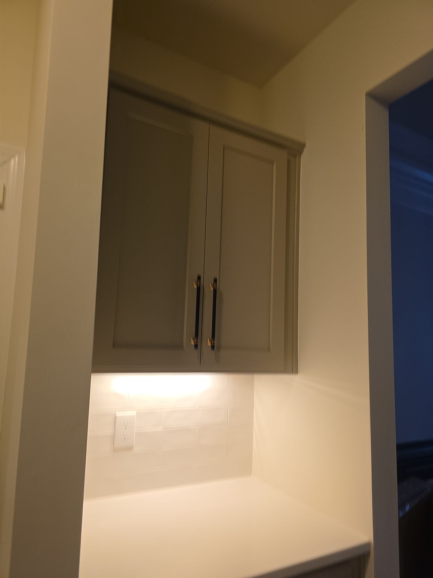 From Dated to Dazzling: A Bright Kitchen Transformation in Holly Springs by Elite Remodeling and Design LLC