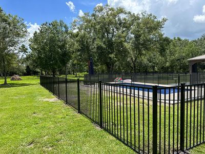 Aluminum Fence Installation using 3 Rail Aluminum Fence