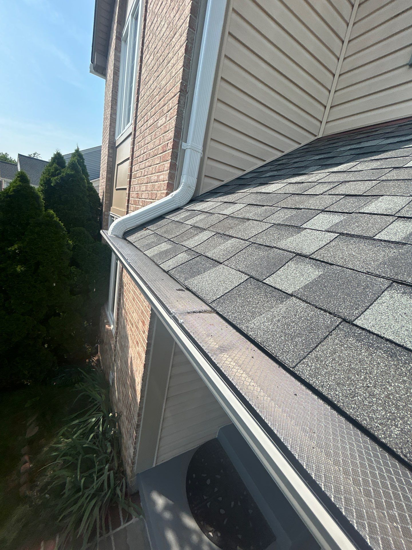 Springfield: Residential Roof Replacement with CertainTeed Landmark PRO in Max Def Georgetown Gray by RM Banning, Inc.