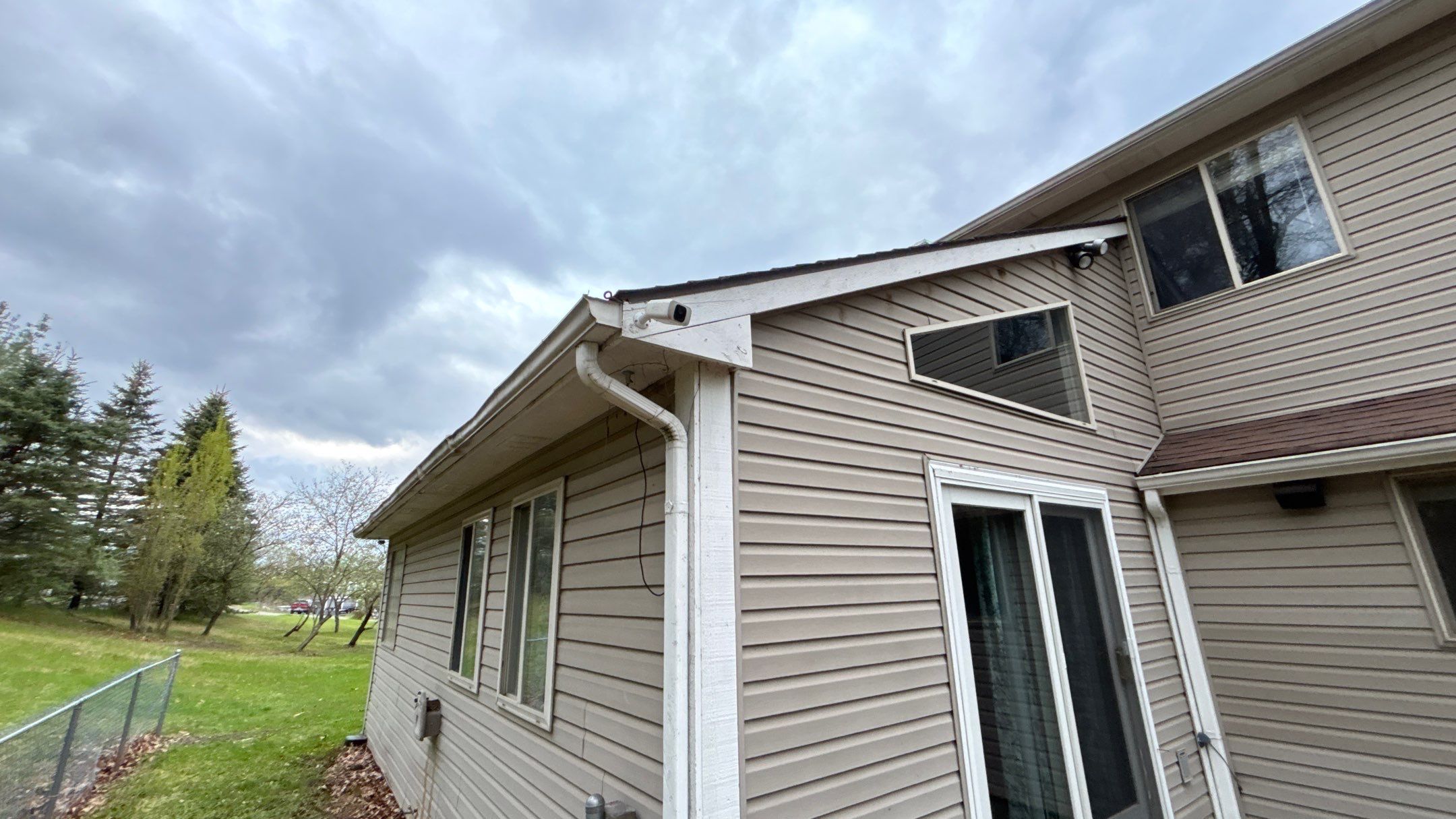 Roof Replacement using Malarkey Vista Brilliant Black by 180 Contractors