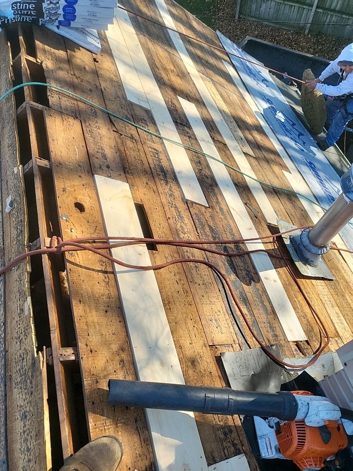 ATLAS PINNACLE COLOR: COASTAL GRANITE DRIP EDGE: BLACK by Eagle Eye Roofing