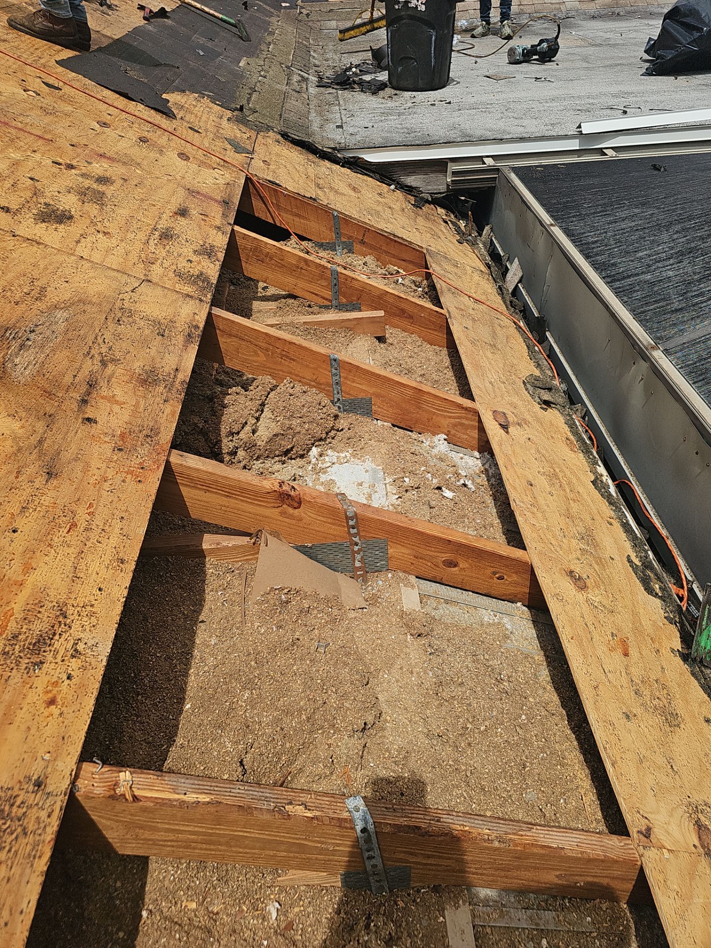 Project in St. Petersburg 33702 by Mitchell Roofing Company LLC 