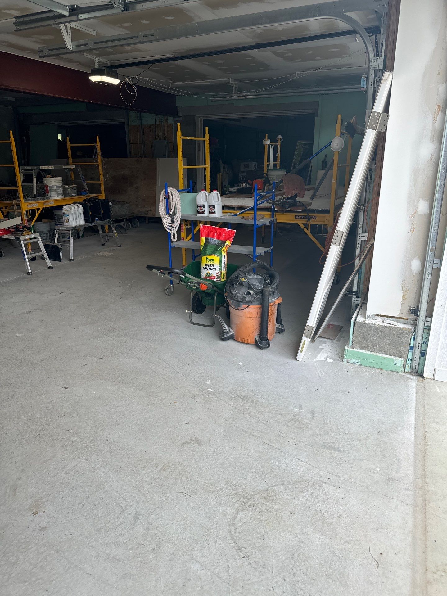 Mid Grey Grit Project in Gibsonia by Floors in a Day, Inc