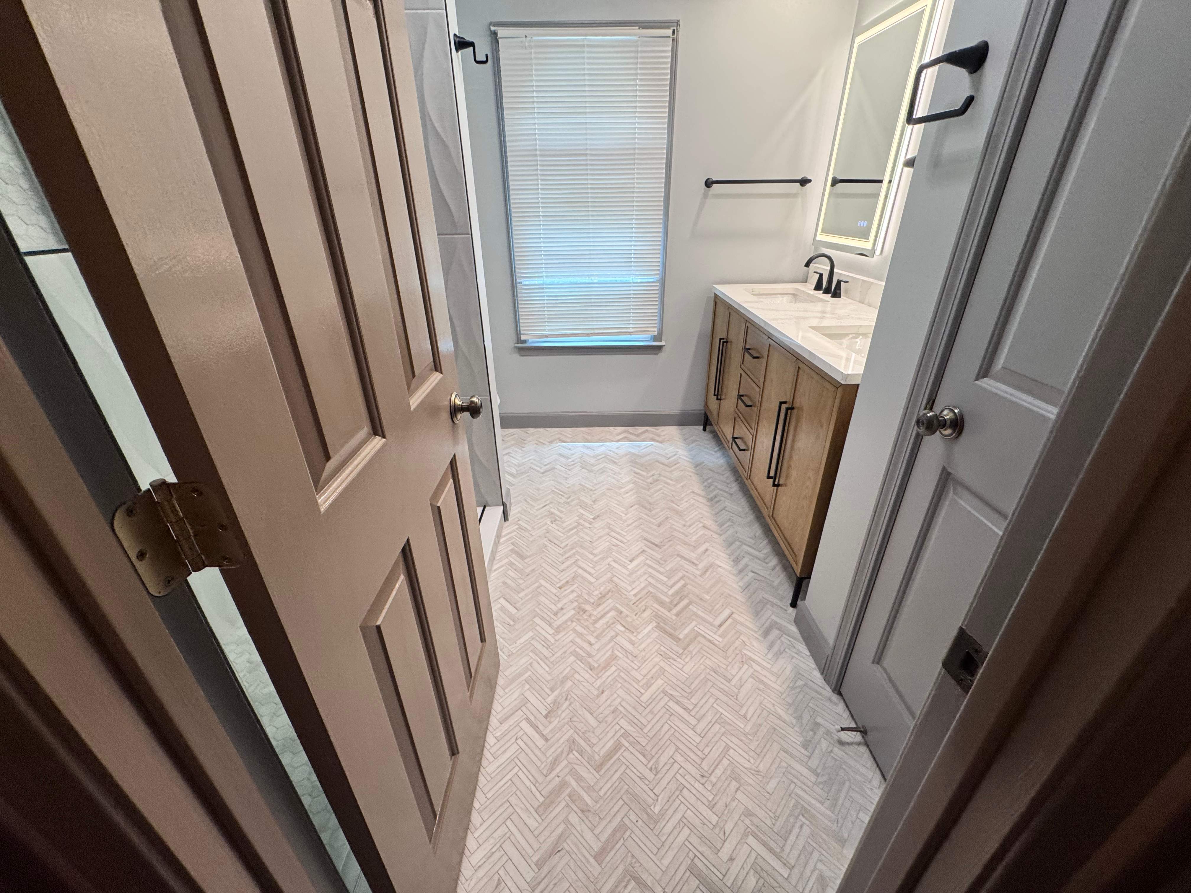 Guest bathroom renovation by Prudencio