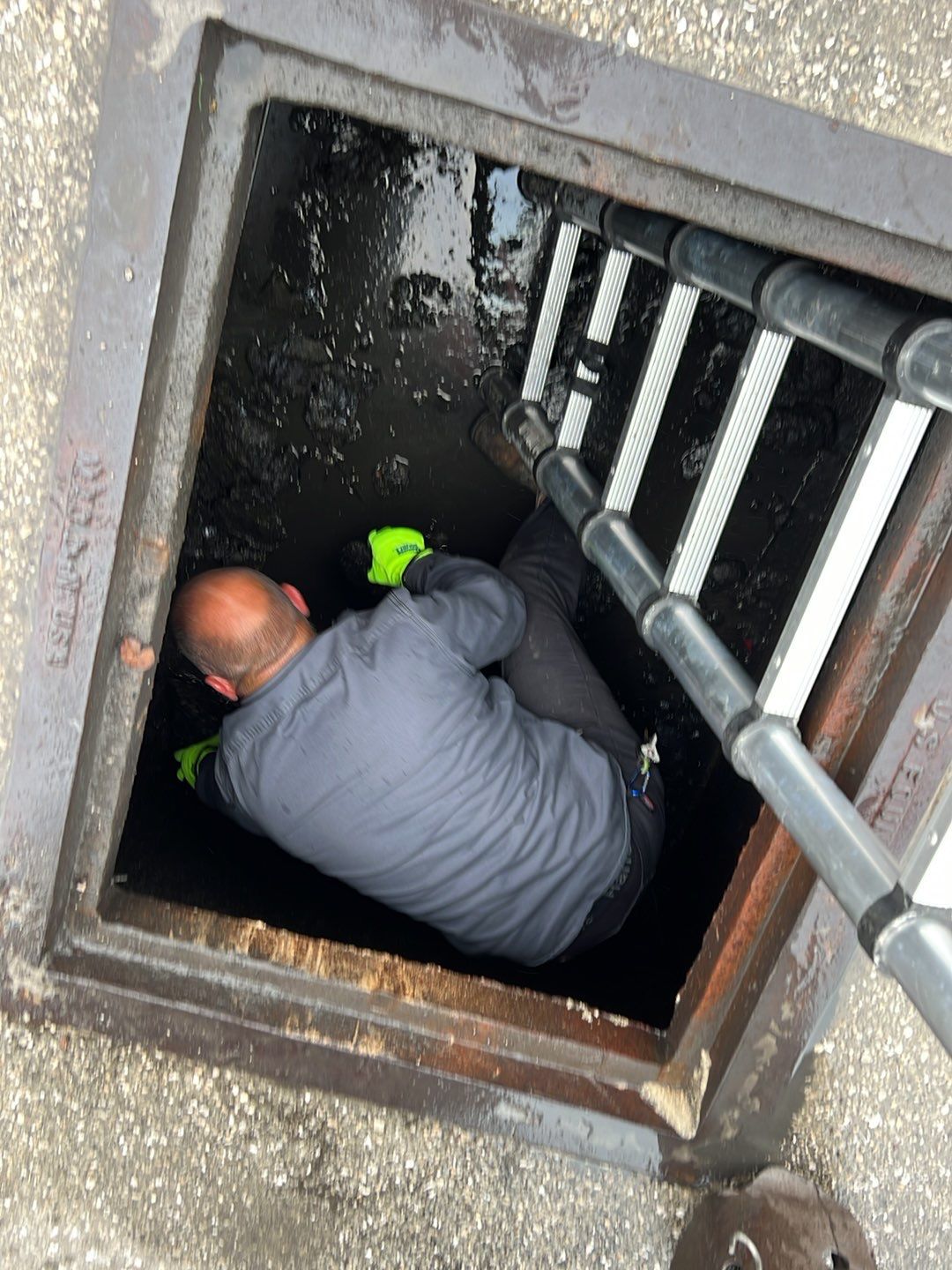 Industrial Park Storm Water System Maintenance by APS Power & Water