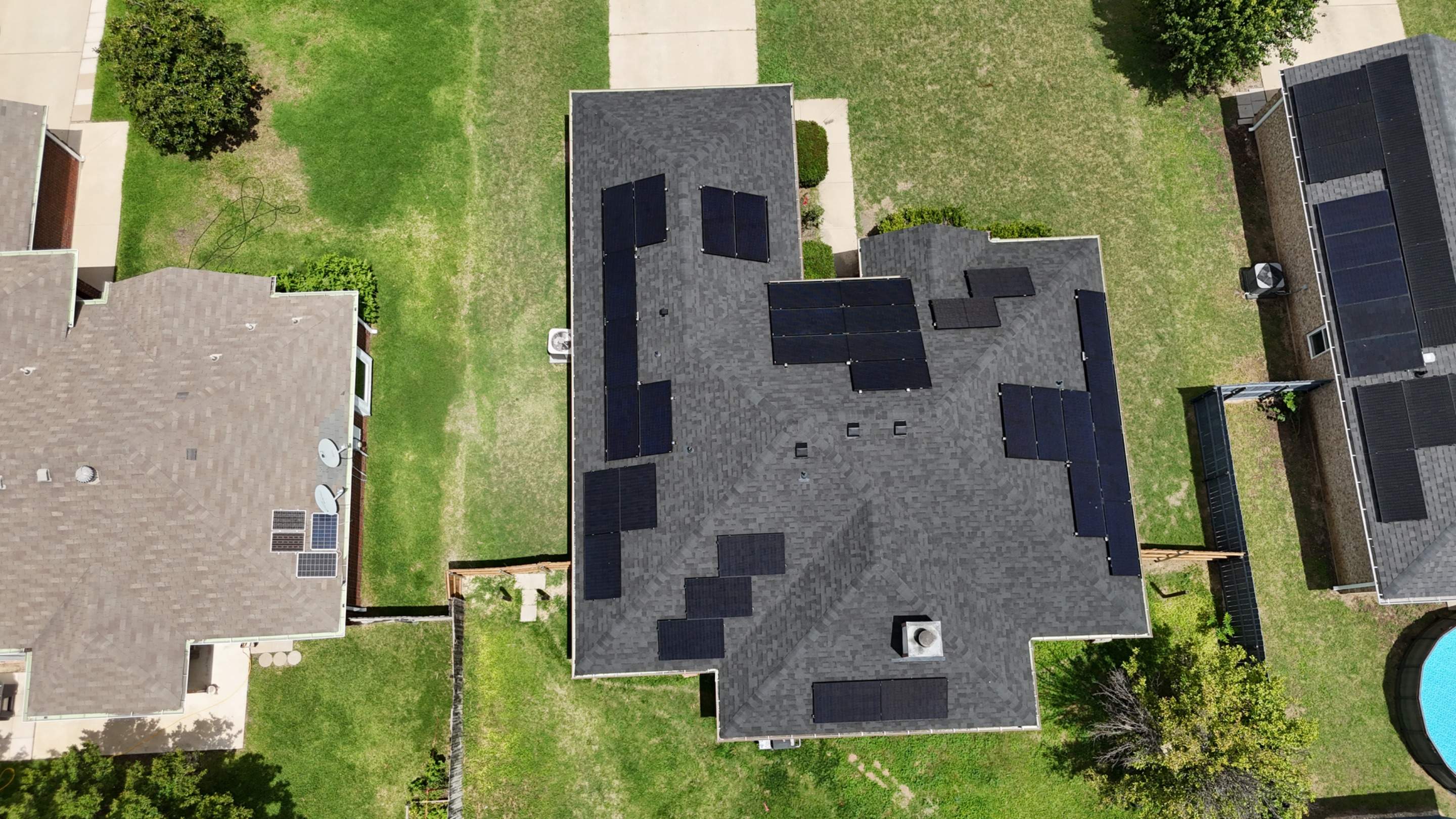 Brilliant Black - Malarkey Vista by RoofsOnly.com