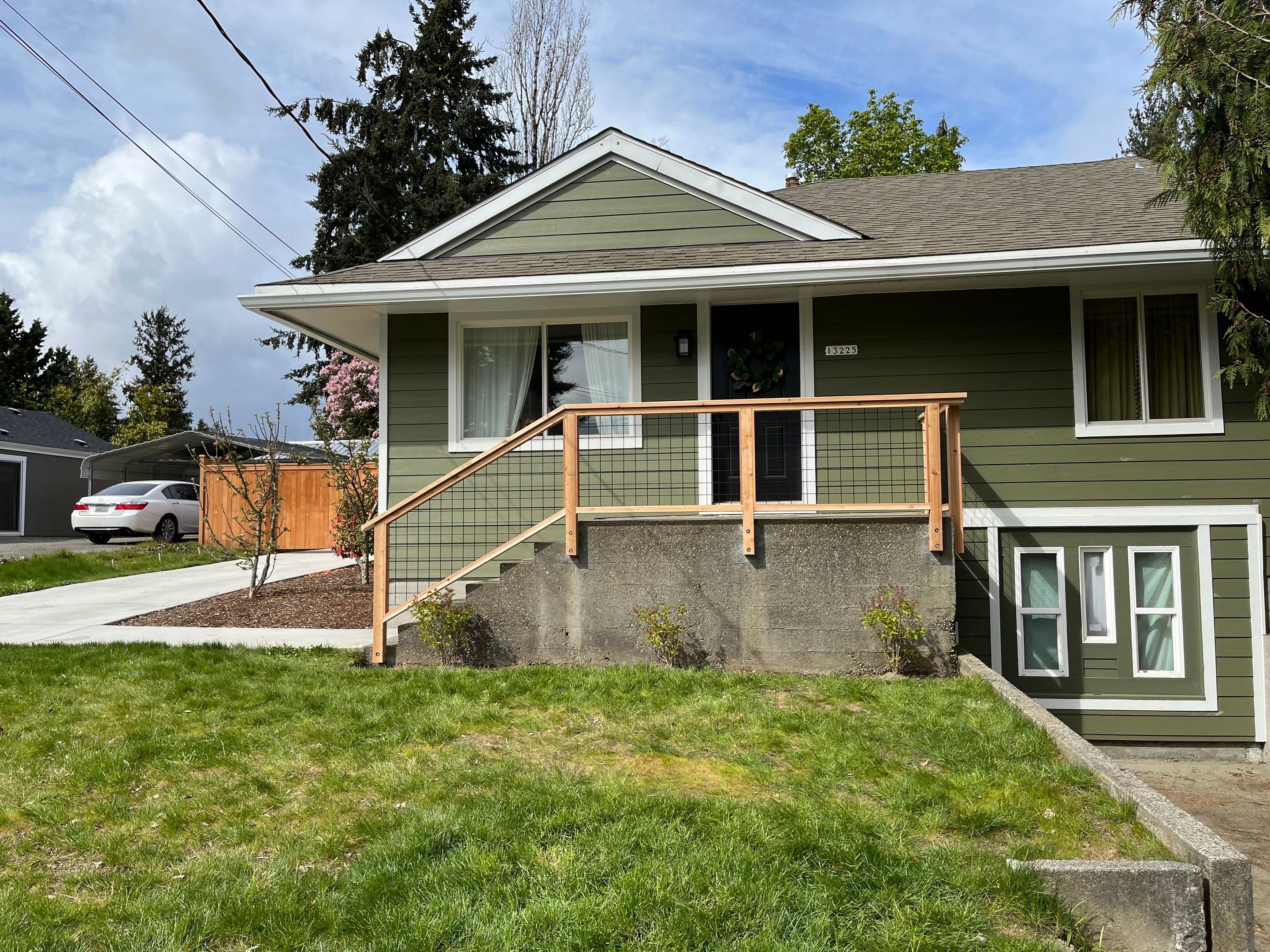 Burien Hogwire Railing  by Alki deck builders 