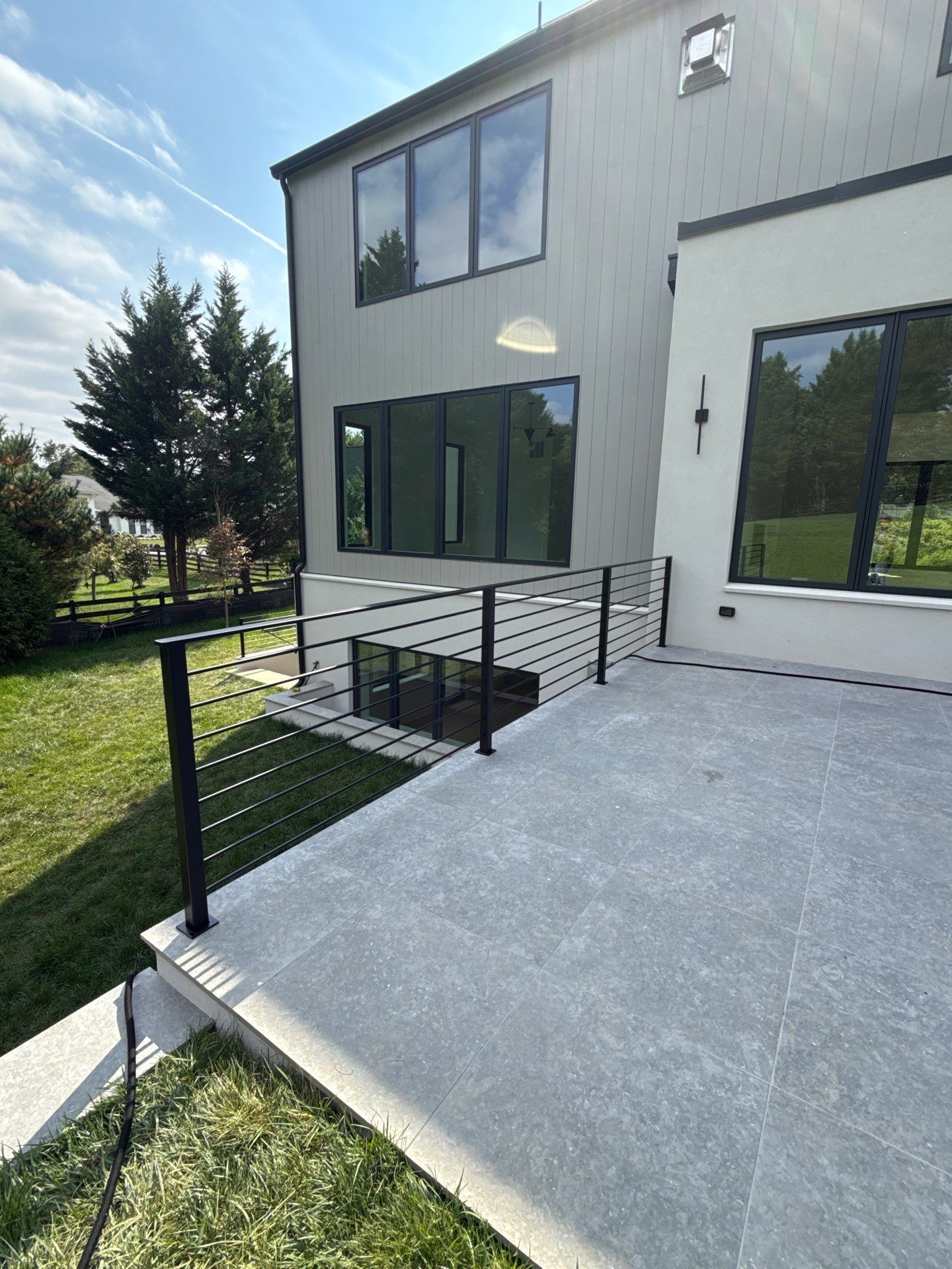 Modern Custom Horizontal Round Bar Railings – Contemporary Residential Design by Capitol Iron Works