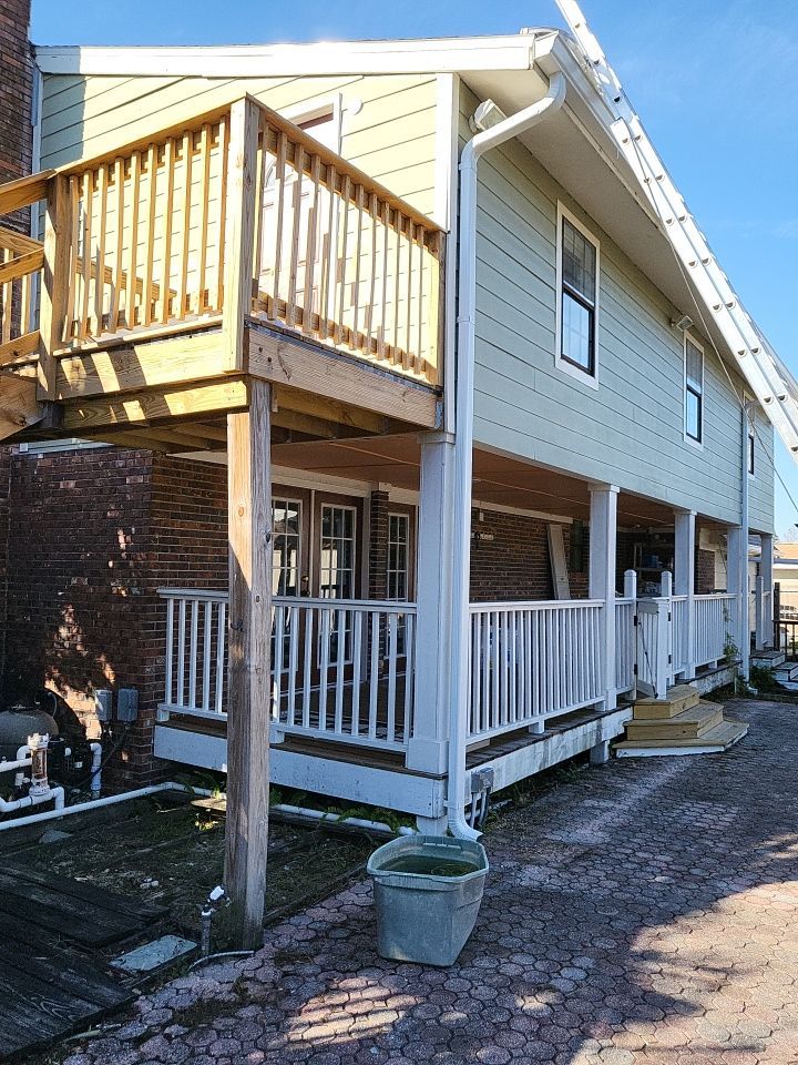 Gutter Installation using K-Style Seamless Gutters by Gutter Professors