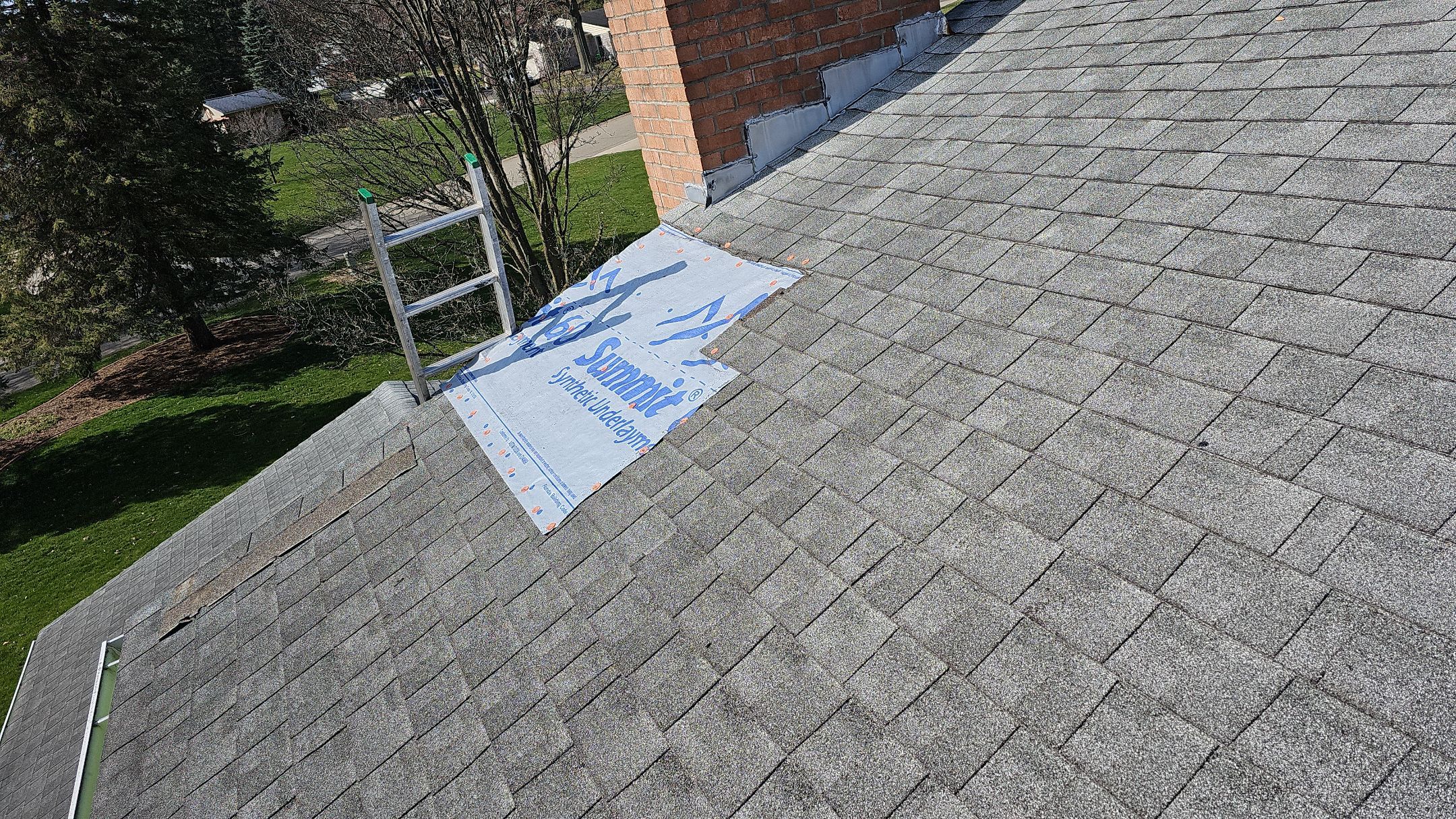 ATLAS PINNACLE COLOR: COASTAL GRANITE by Eagle Eye Roofing