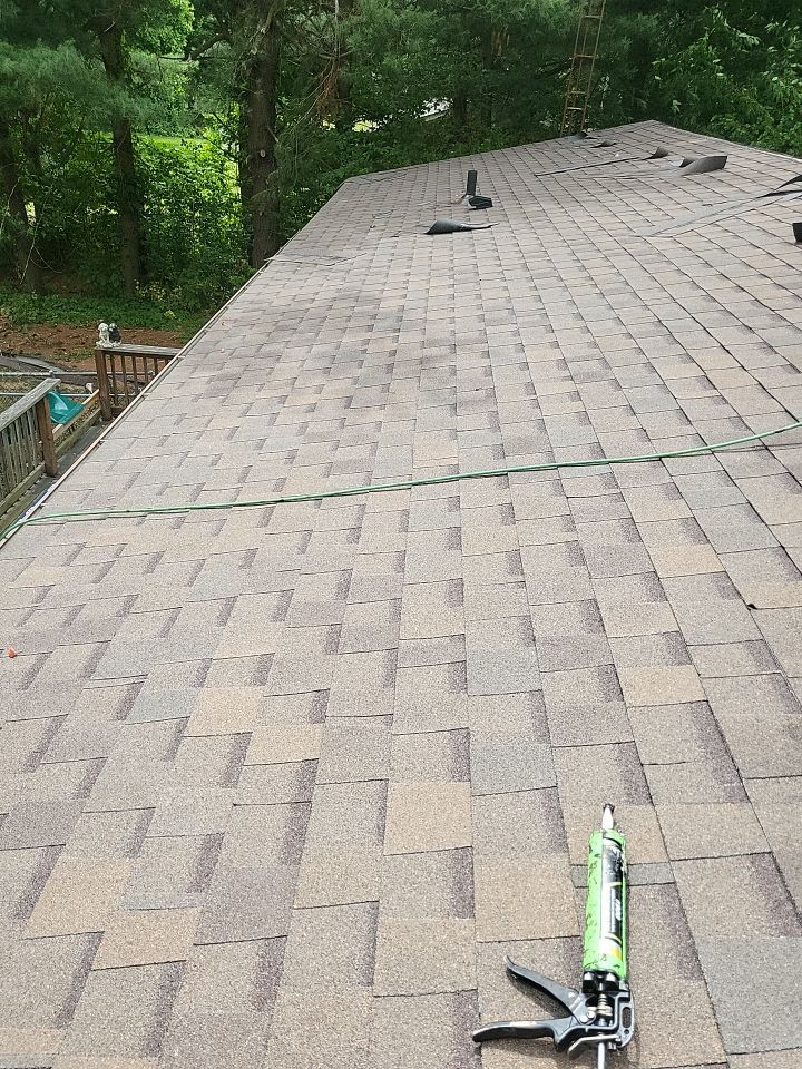 ATLAS PINNACLE COLOR: HEATHERBLEND by Eagle Eye Roofing