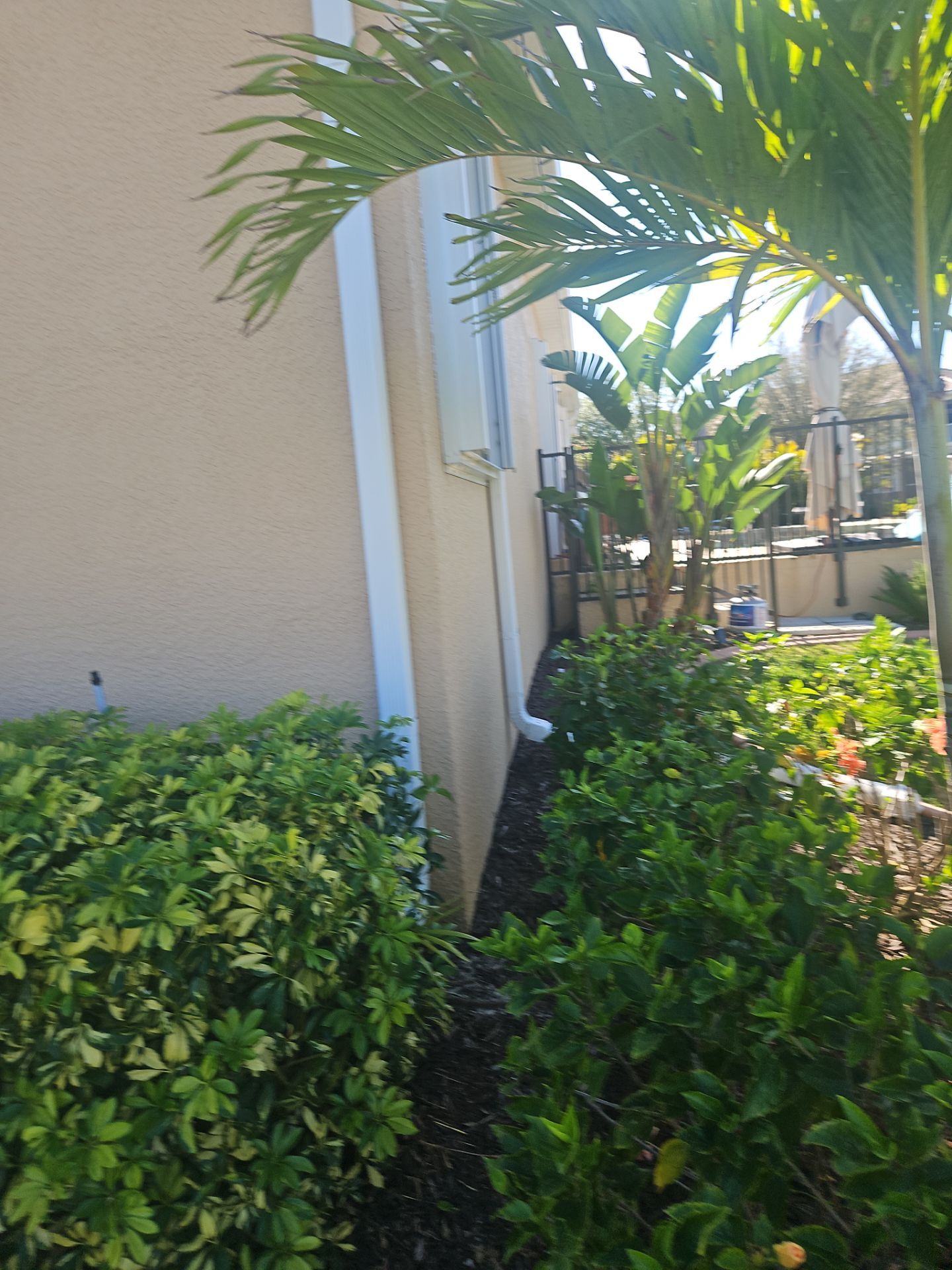 White 6 Inch Seamless Gutters using K-Style Seamless Gutters in Punta Gorda FL by Gutter Professors