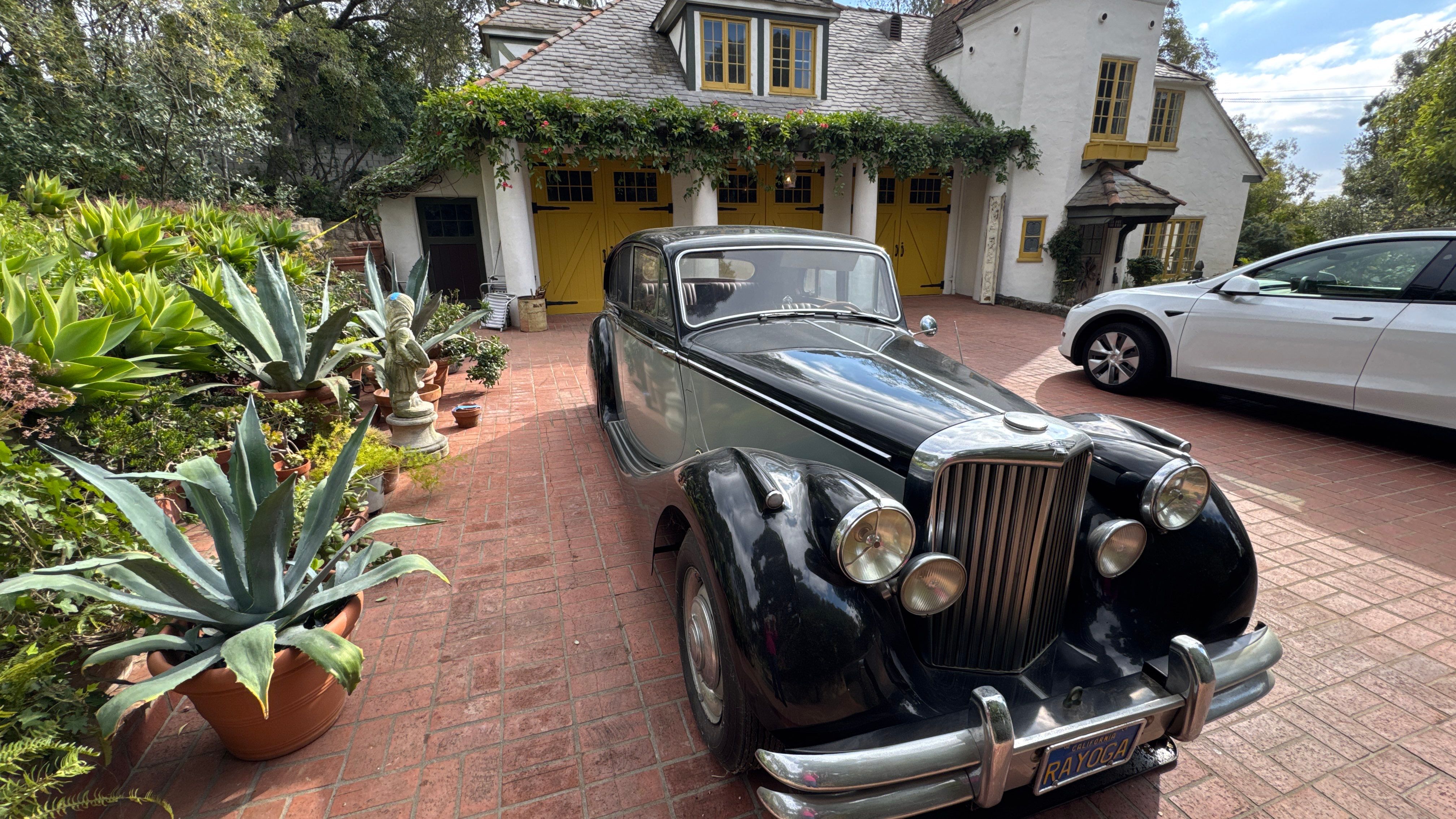 Historic home Clear out  by Curated Transitions
