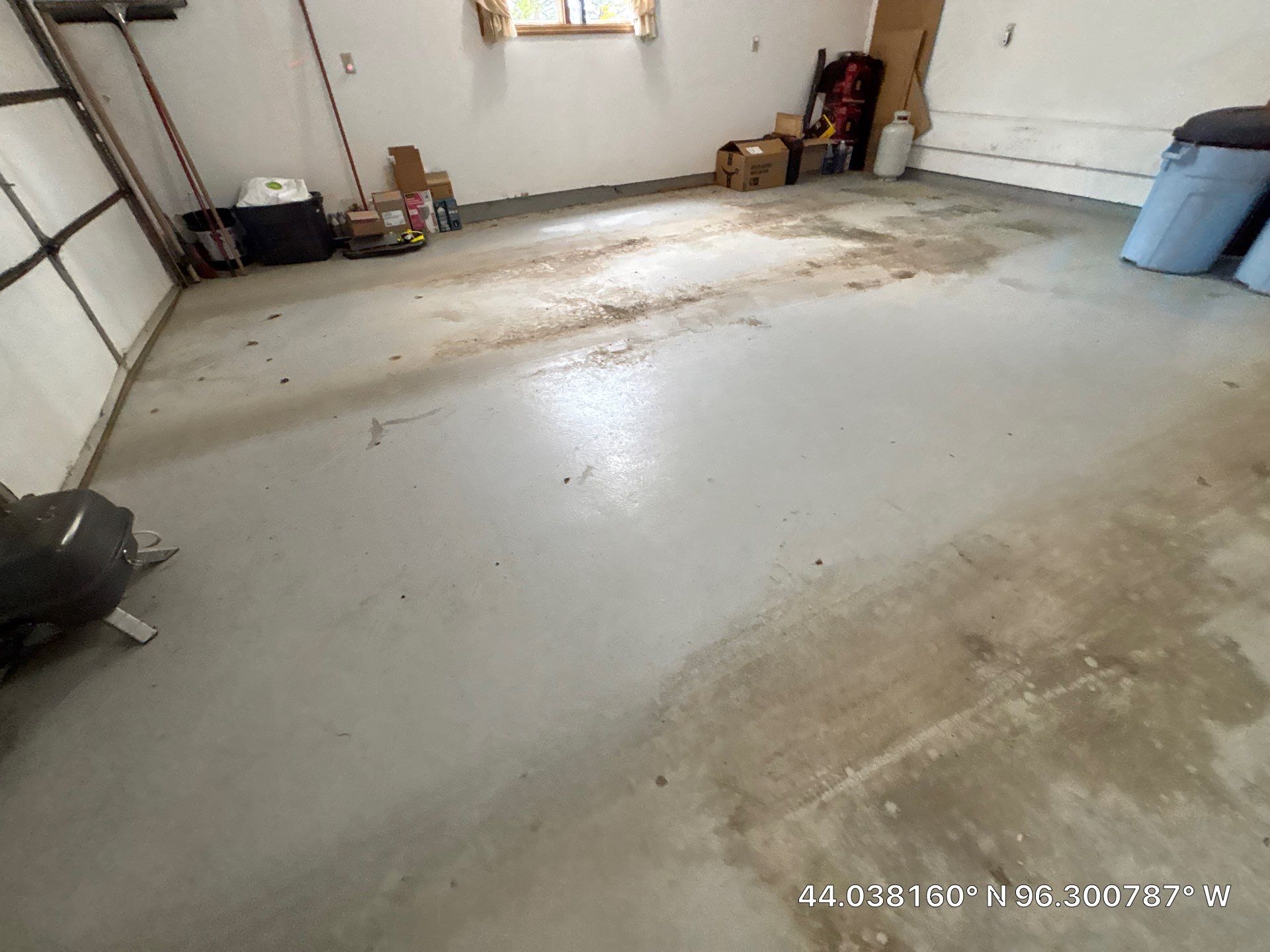 Custom Polyaspartic Garage Floor and Stairwell Coating in Pipestone by Select Painting, Coatings & Garage Cabinets