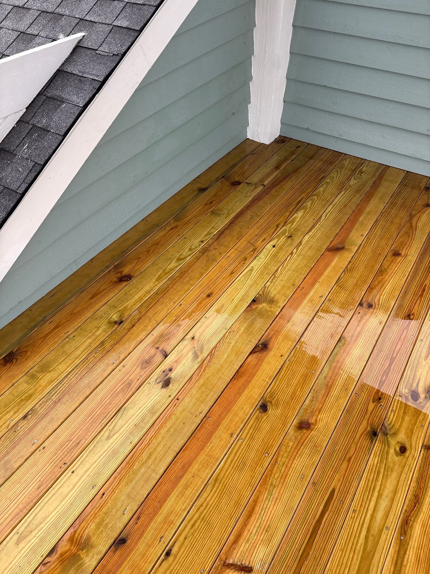 Wood Deck using Wood Sealant by DuraSeal