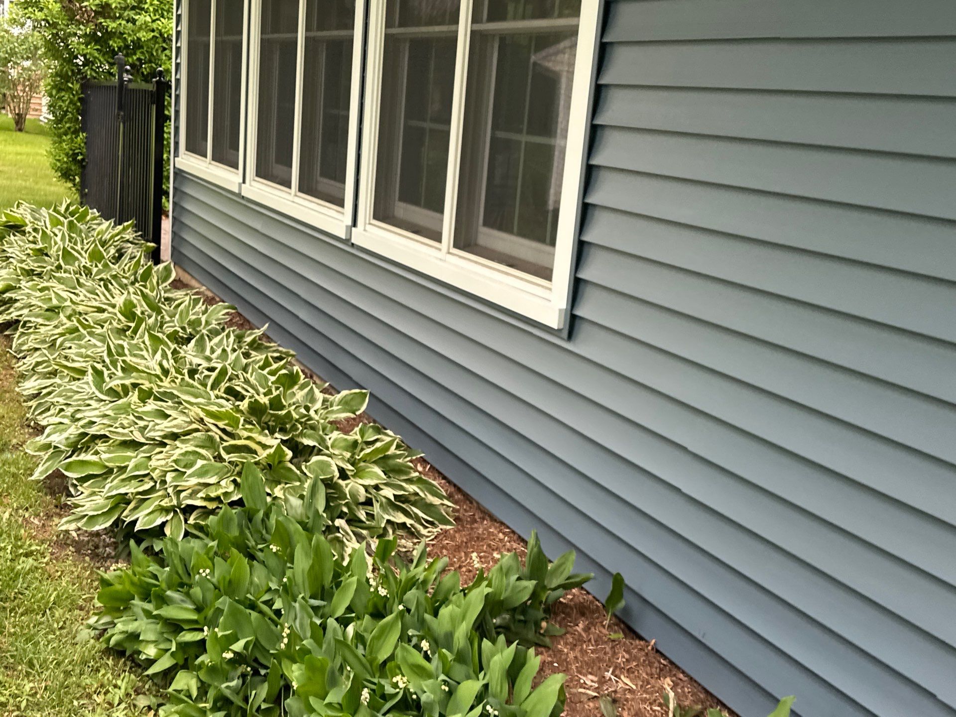 Vinyl Siding Transformation – Pacific Blue by Mighty Dog Roofing of Greater Middlesex County
