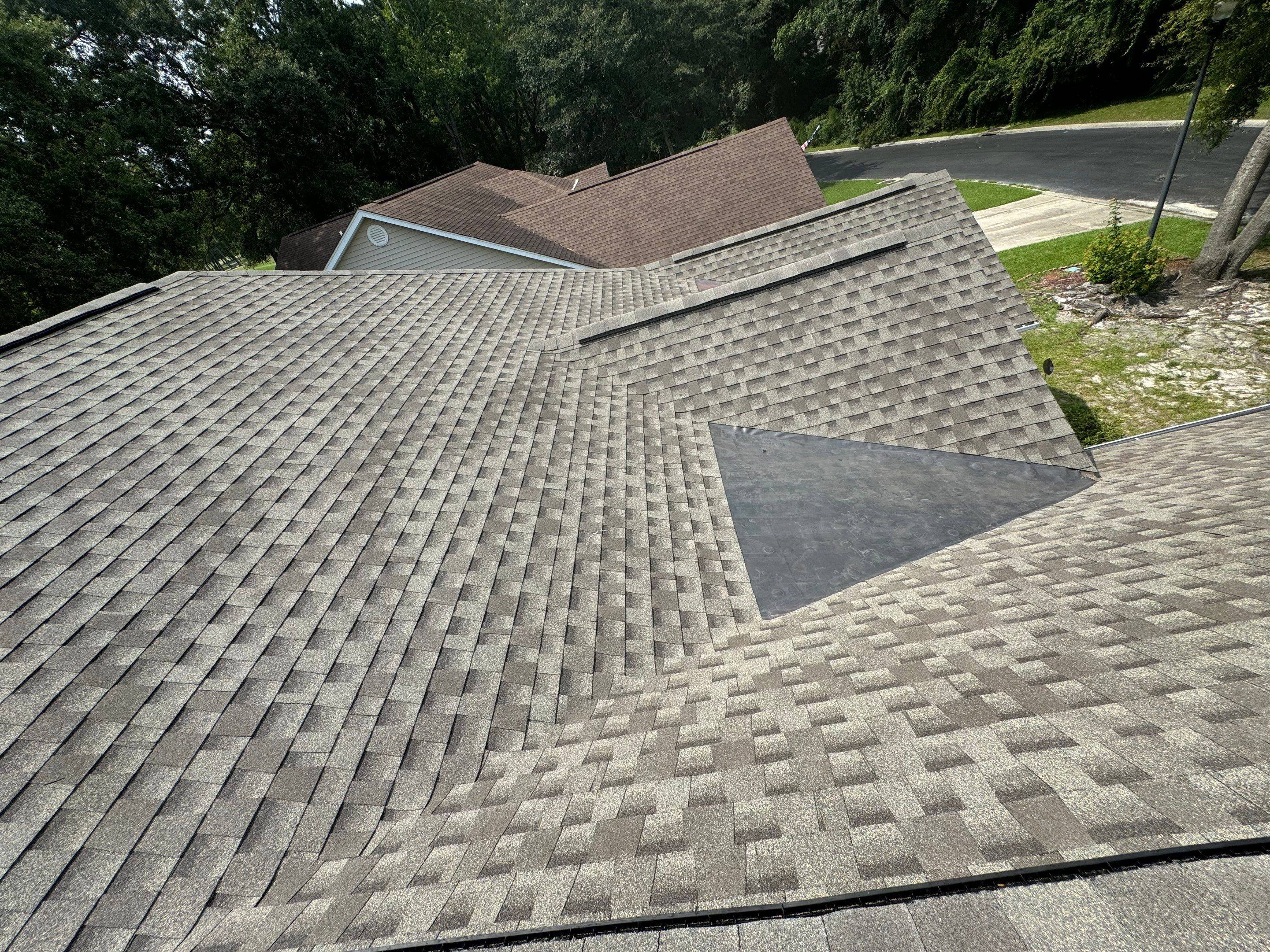 GAF HDZ - Weathered Wood by Linta Roofing Inc