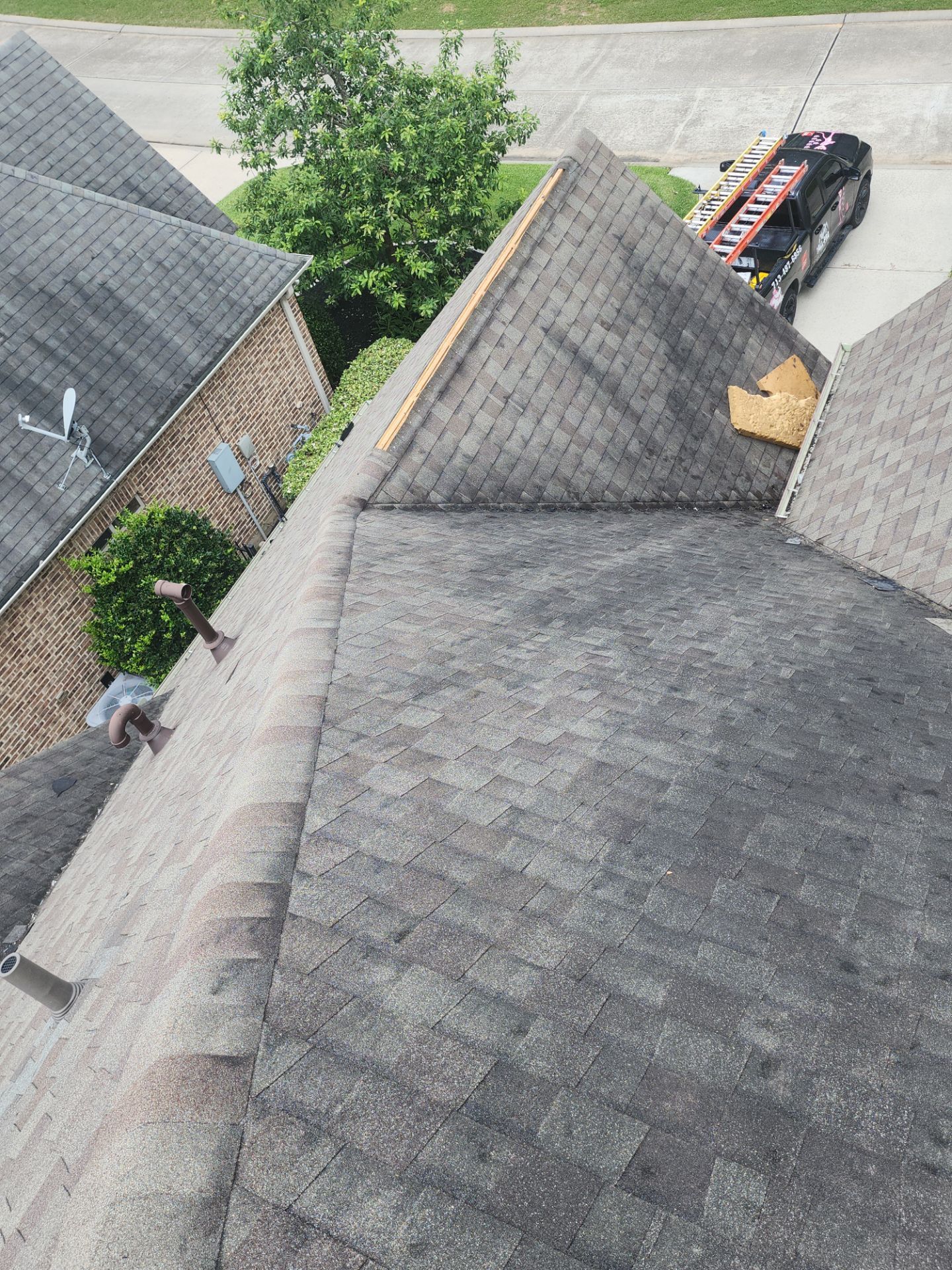 Hail Damage using Owen's Corning Duration (Lifetime) Shingles by Roof Repair Company