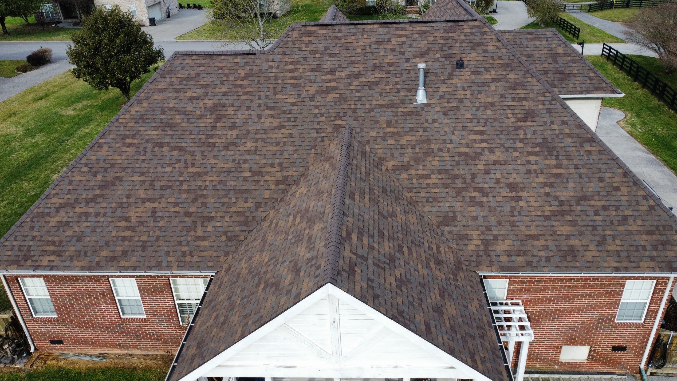 Owens Corning Duration in Teak by Undersun Roofing