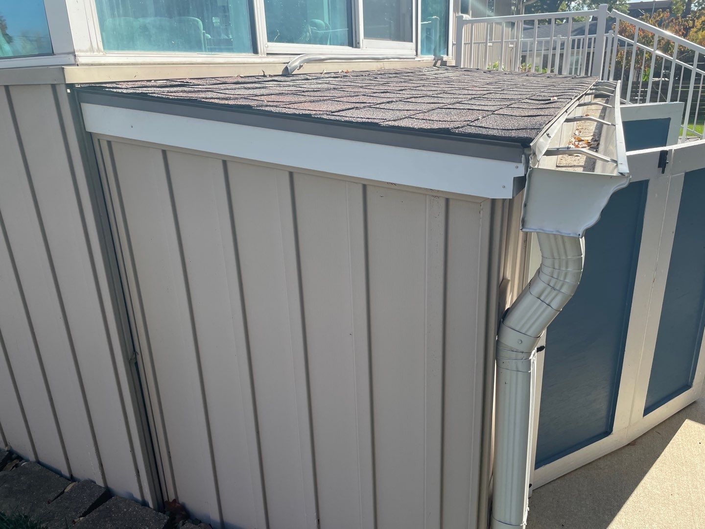 Had a storm and now a new roof! by EEC  Windows, Siding & Roofing 