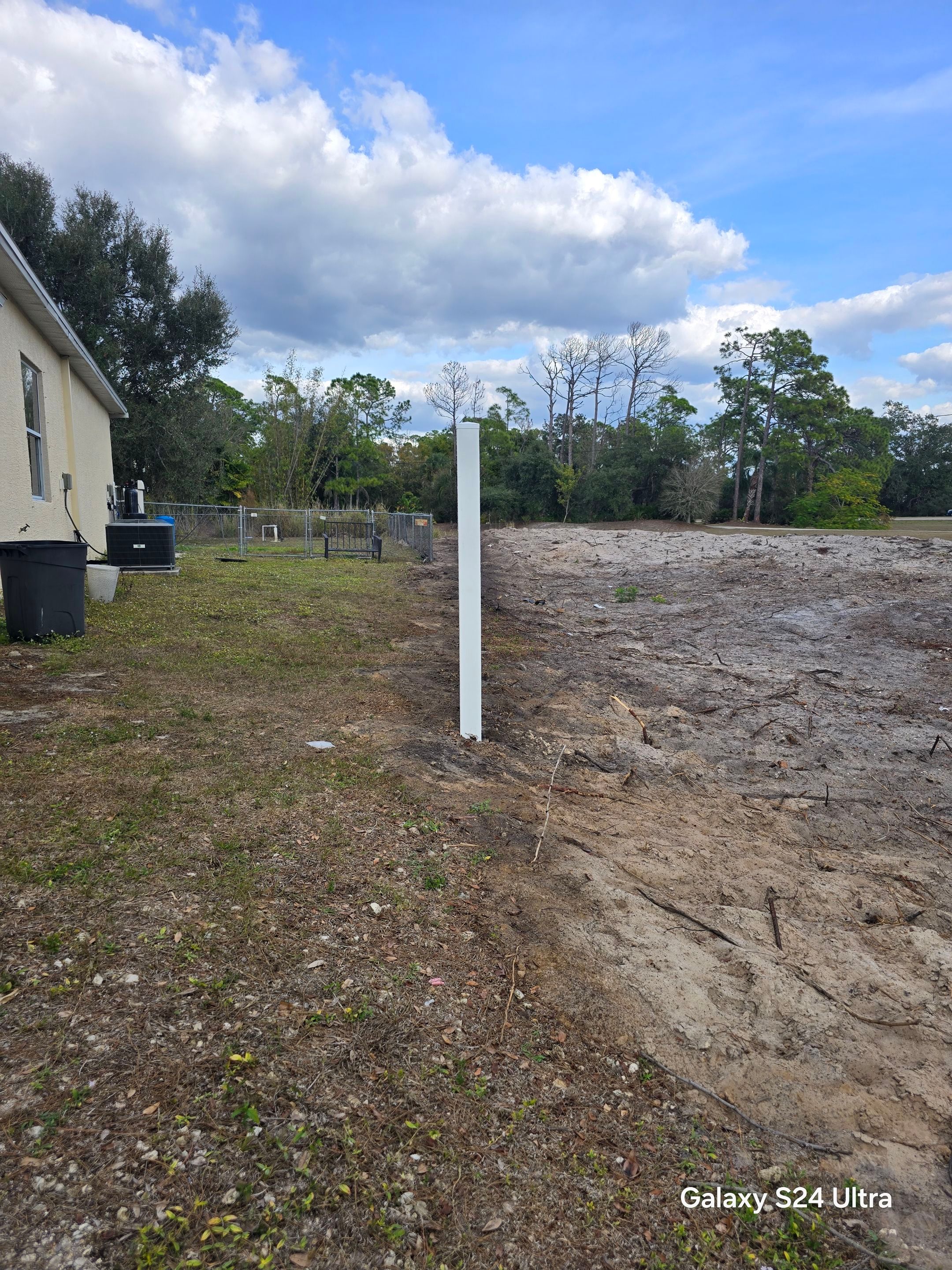 Vinyl Fence Install in North Port by True Fence LLC