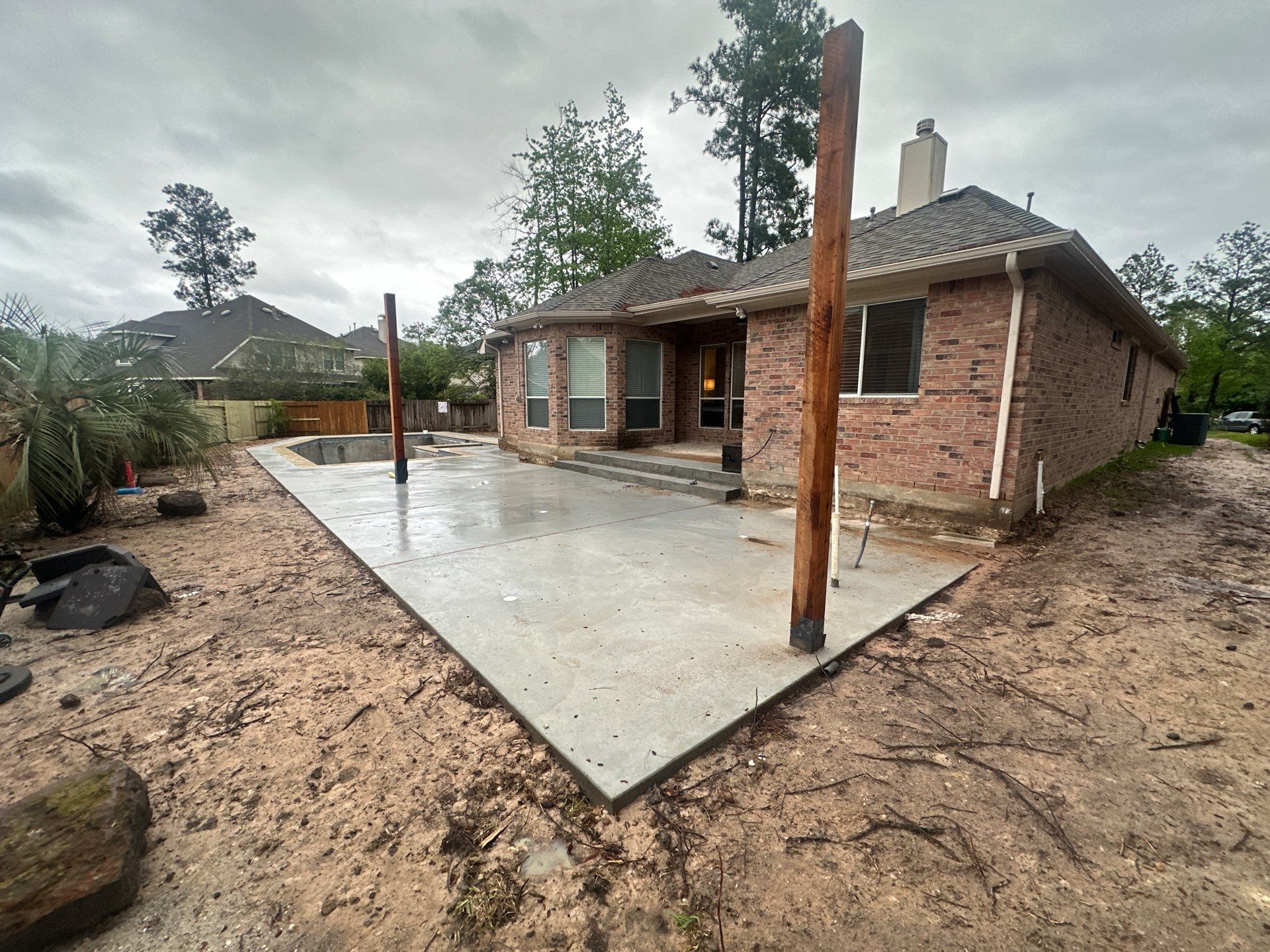 Pool, Patio Cover and Summer Kitchen in Sterling Ridge by SophAlx LLC