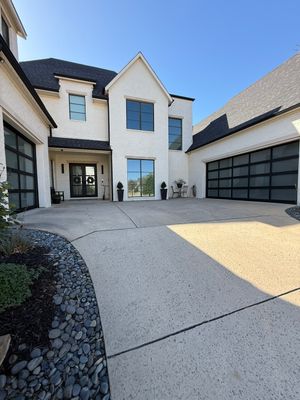 Modern Garage Doors for a Modern Home