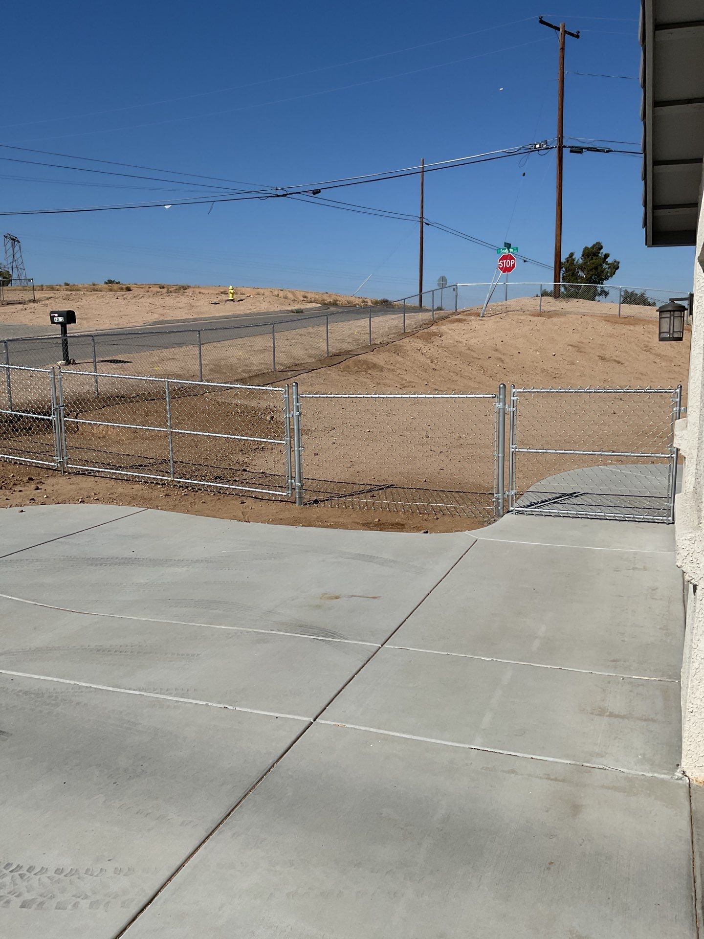 Fence Installation using chain -link by Fence Guys Inc.