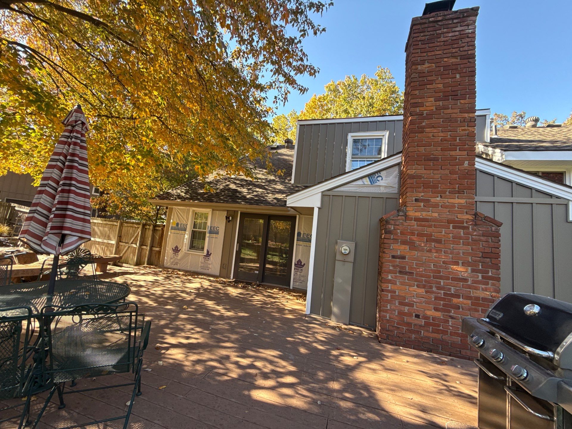 Complete Kansas City Exterior Remodel With IKO Roofing and Craneboard Siding by EEC Windows, Siding & Roofing